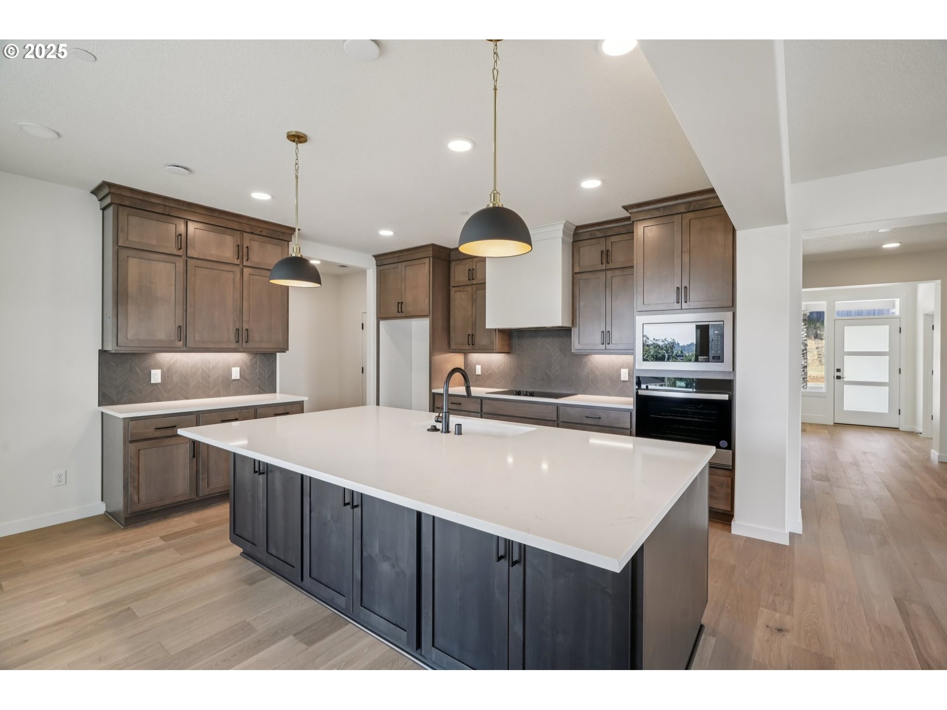 410 W 20TH WAY