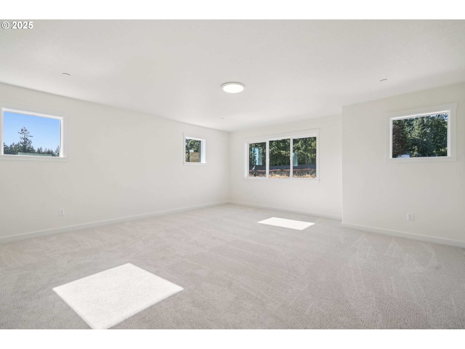 410 W 20TH WAY