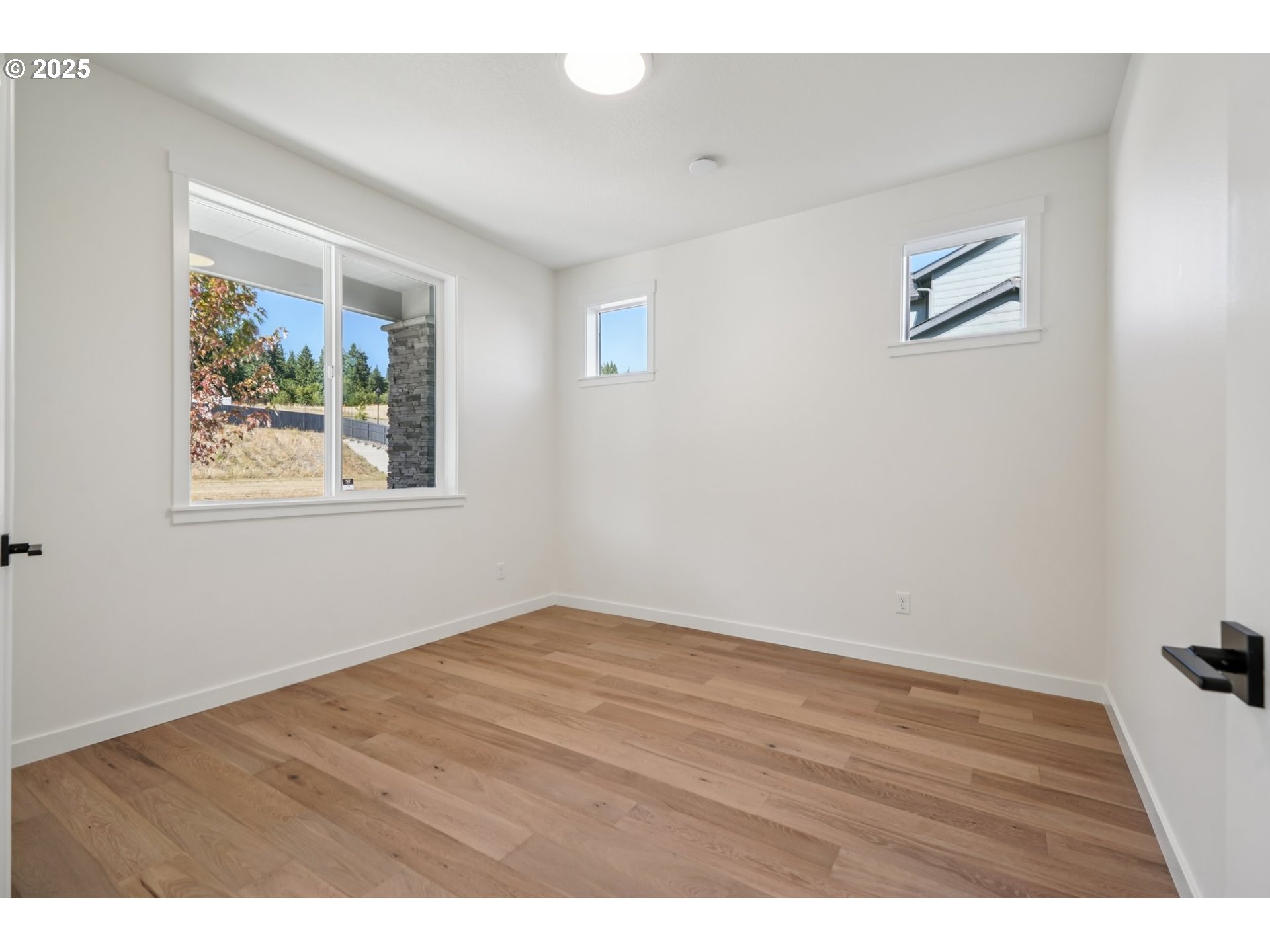 410 W 20TH WAY