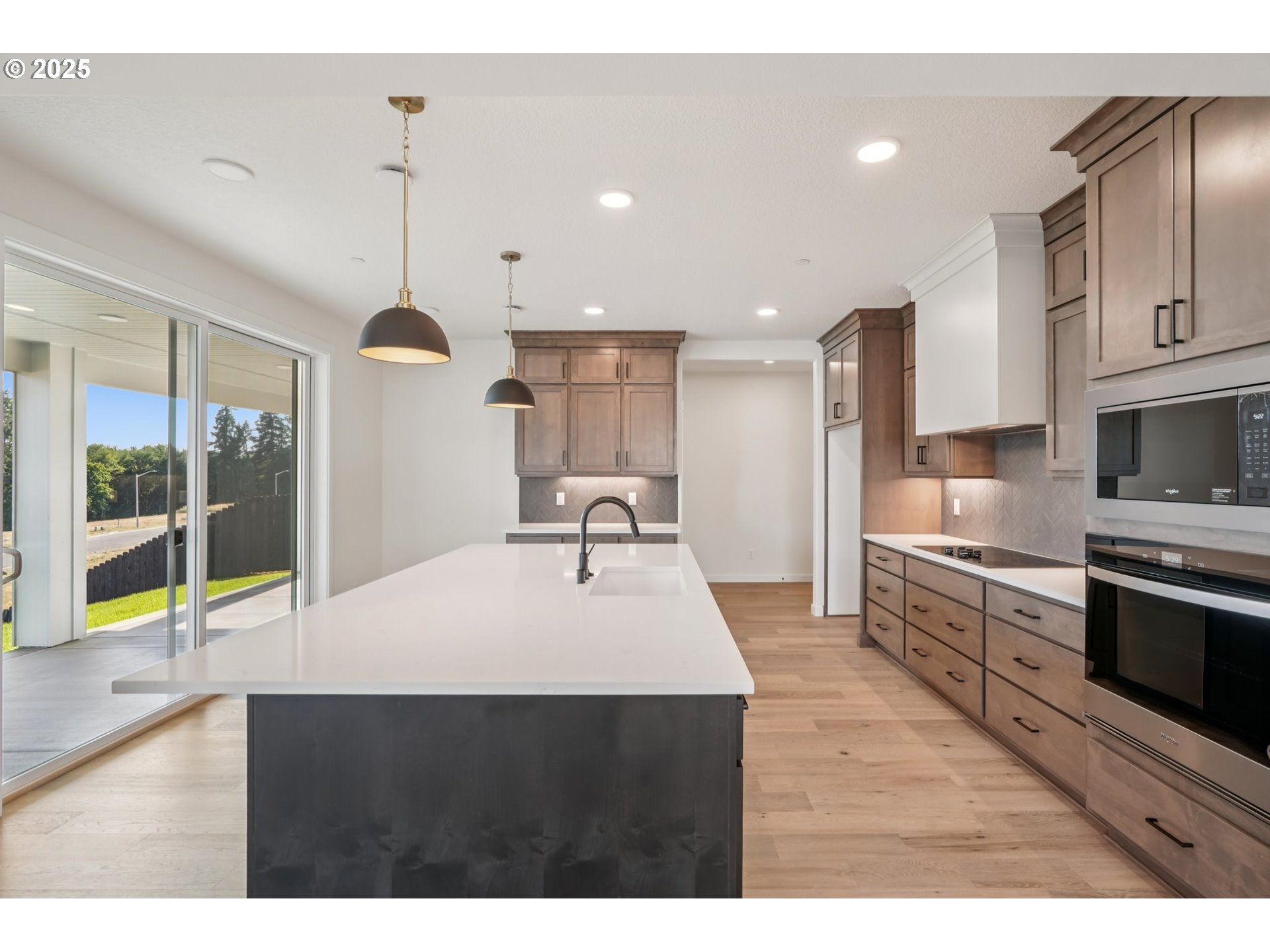 410 W 20TH WAY