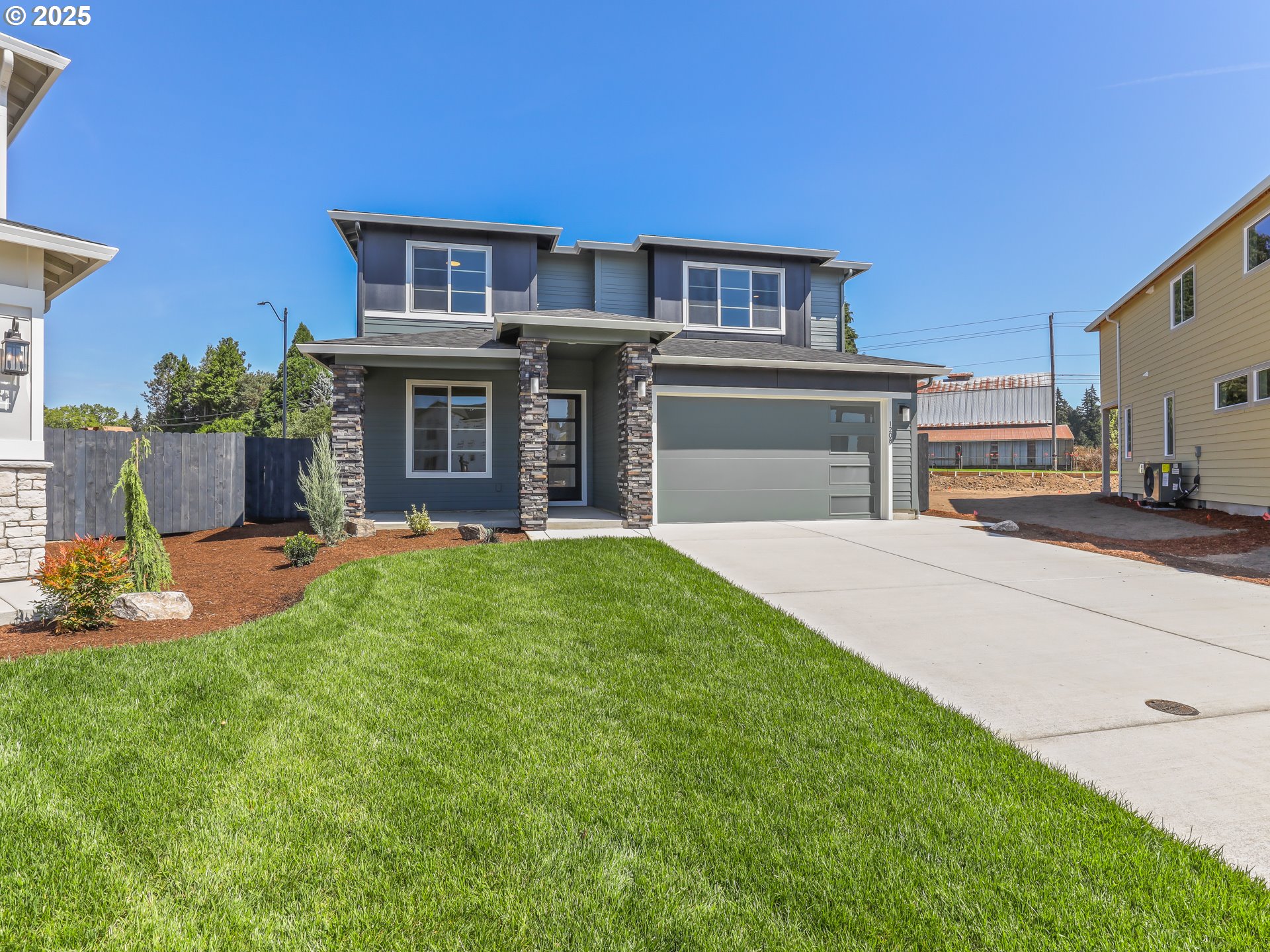 1208 N 44TH PL