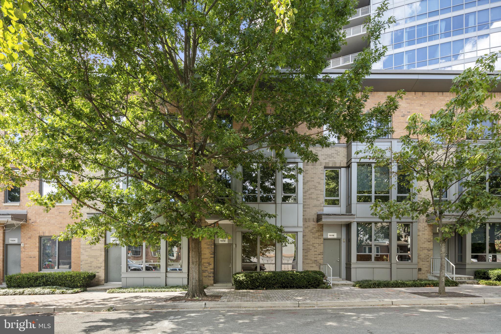 1512 N Scott STREET Unit: TH-4
