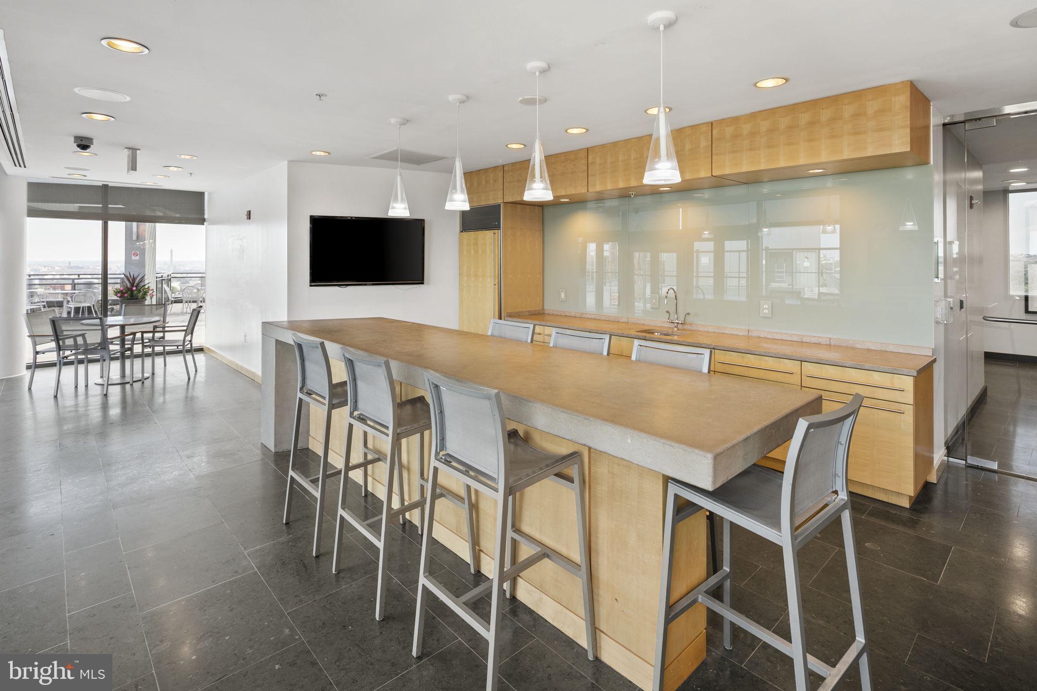 1512 N Scott STREET Unit: TH-4