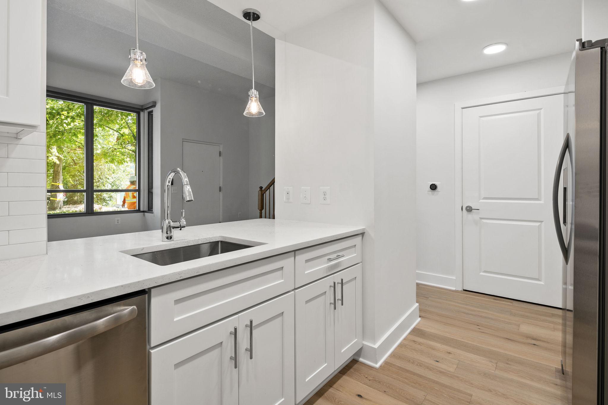 1512 N Scott STREET Unit: TH-4