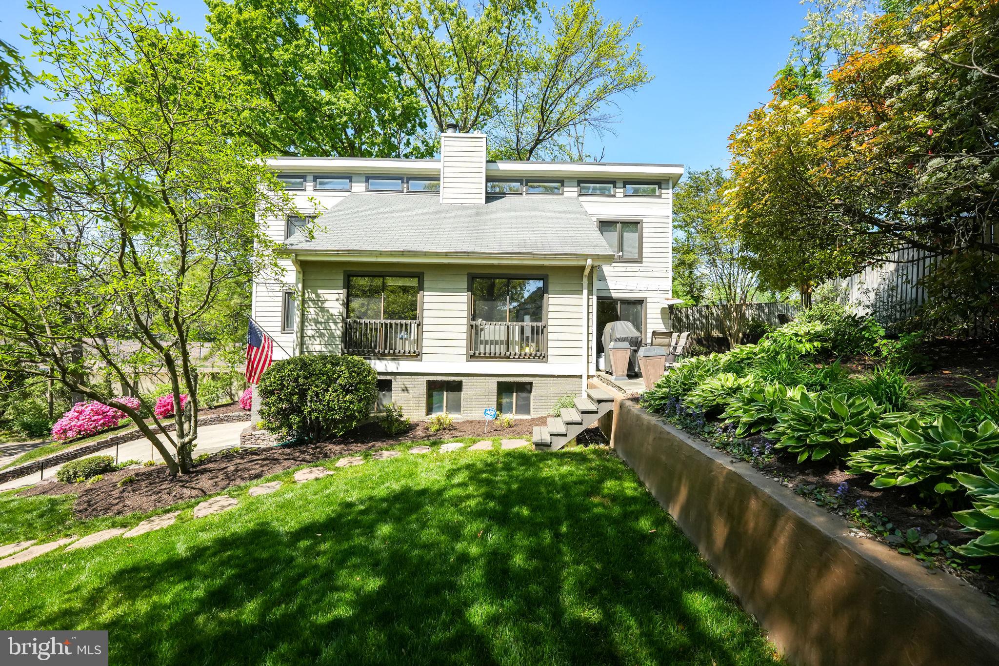 925 N Jacksonville St N