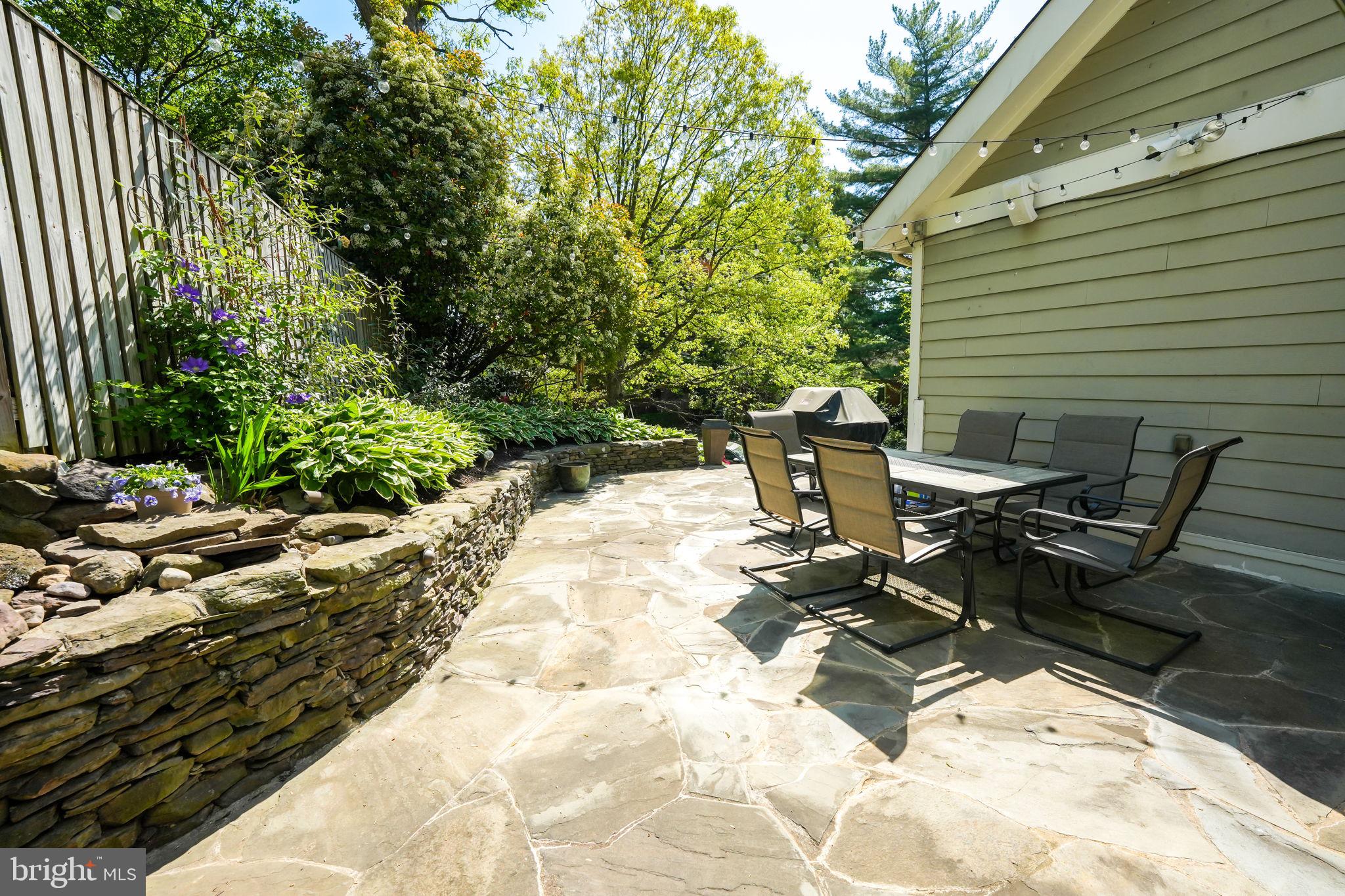 925 N Jacksonville St N