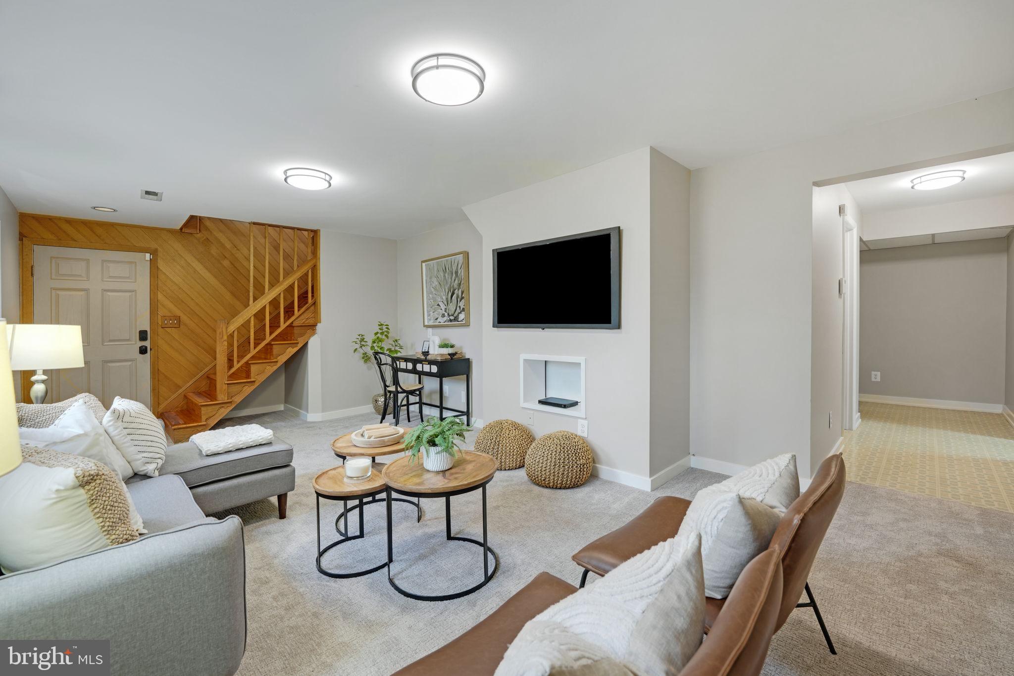 925 N Jacksonville St N