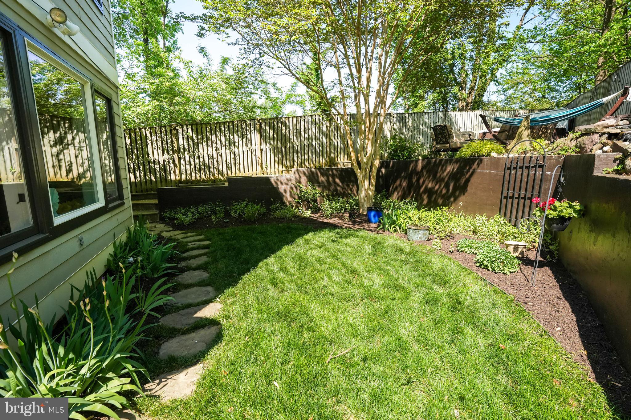 925 N Jacksonville St N