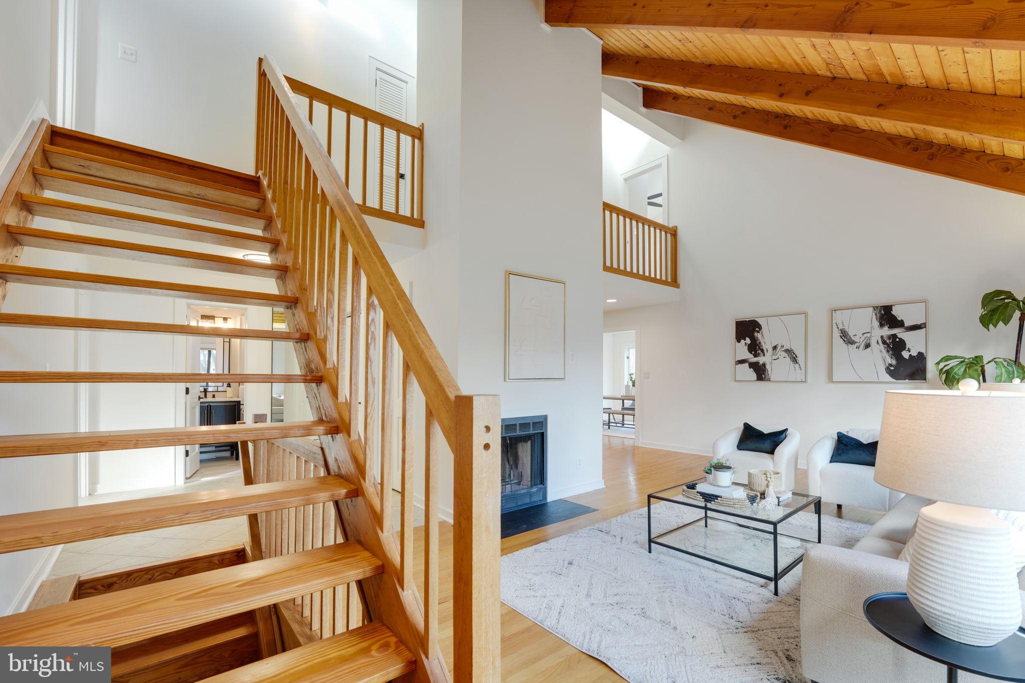 925 N Jacksonville St N