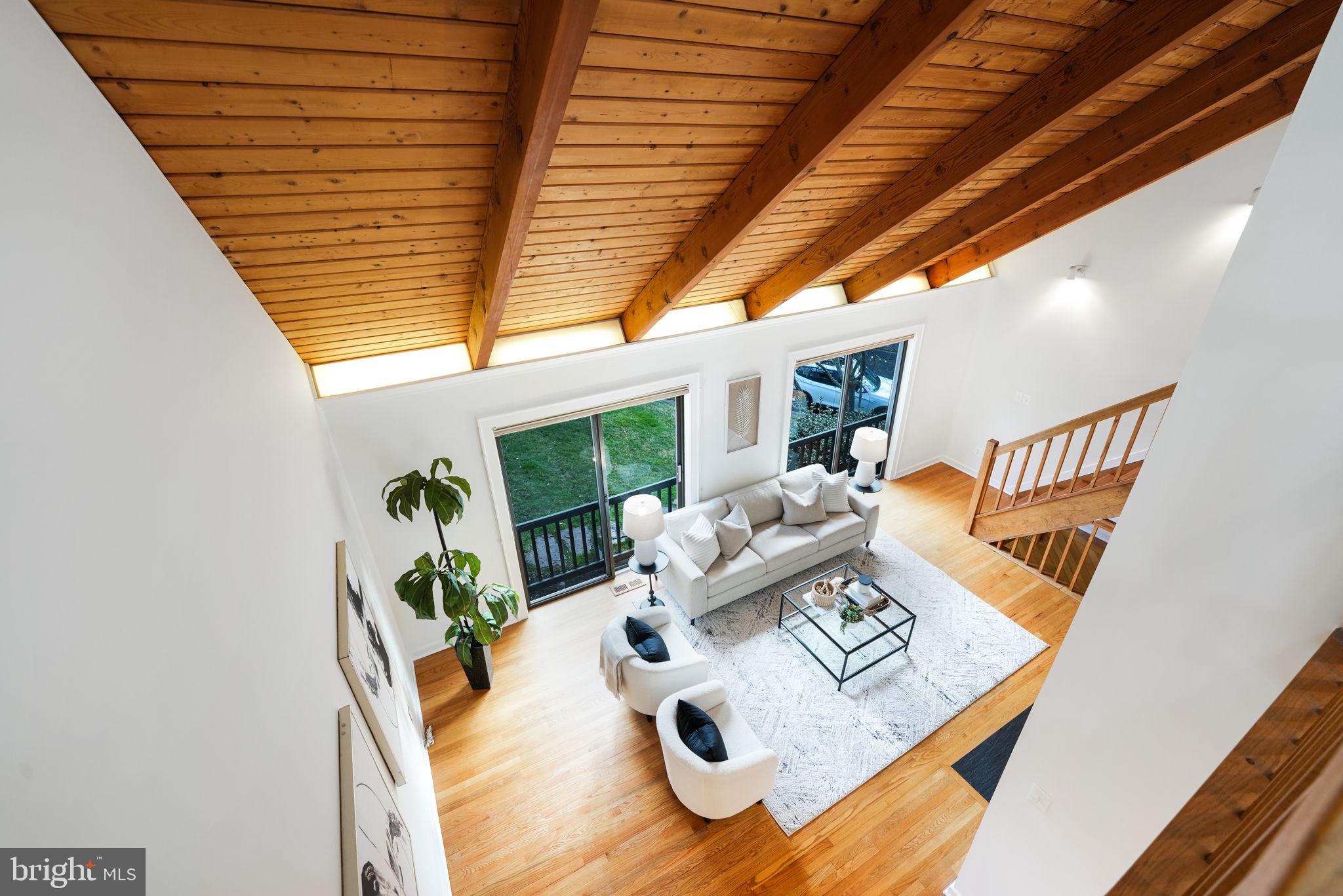 925 N Jacksonville St N