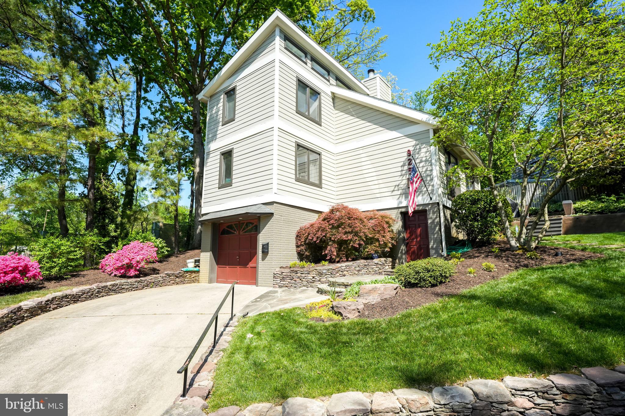 925 N Jacksonville St N