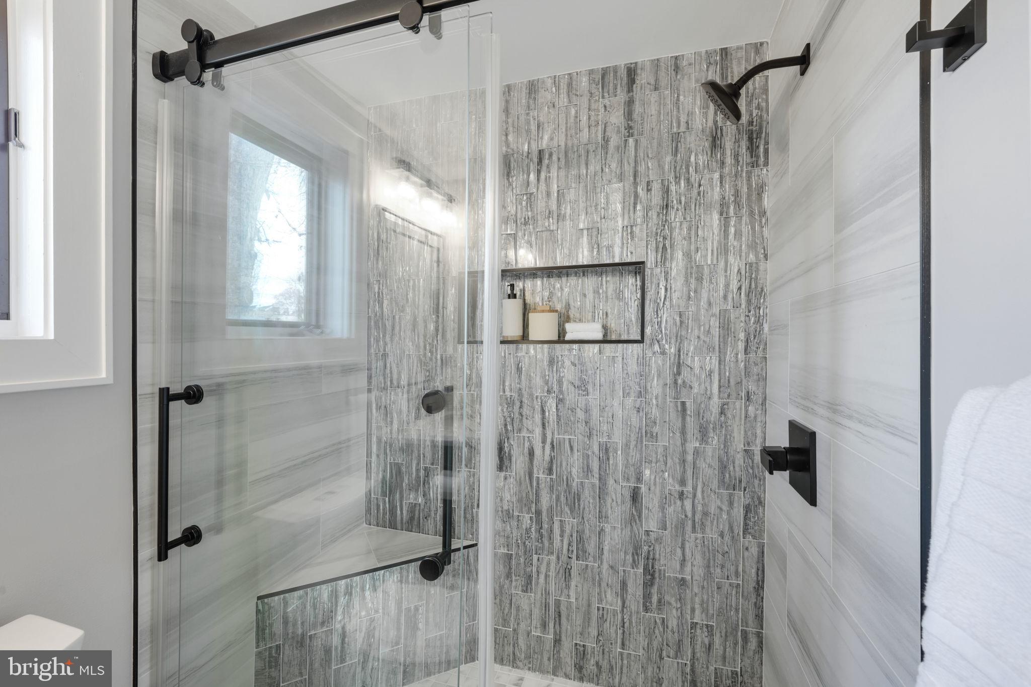 925 N Jacksonville St N