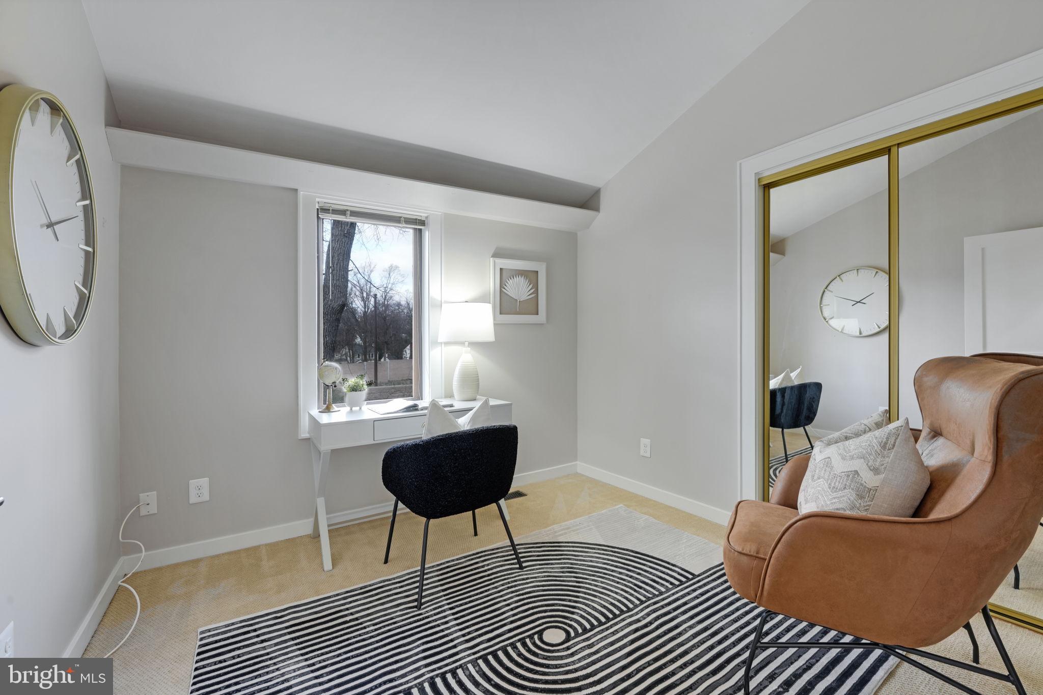 925 N Jacksonville St N