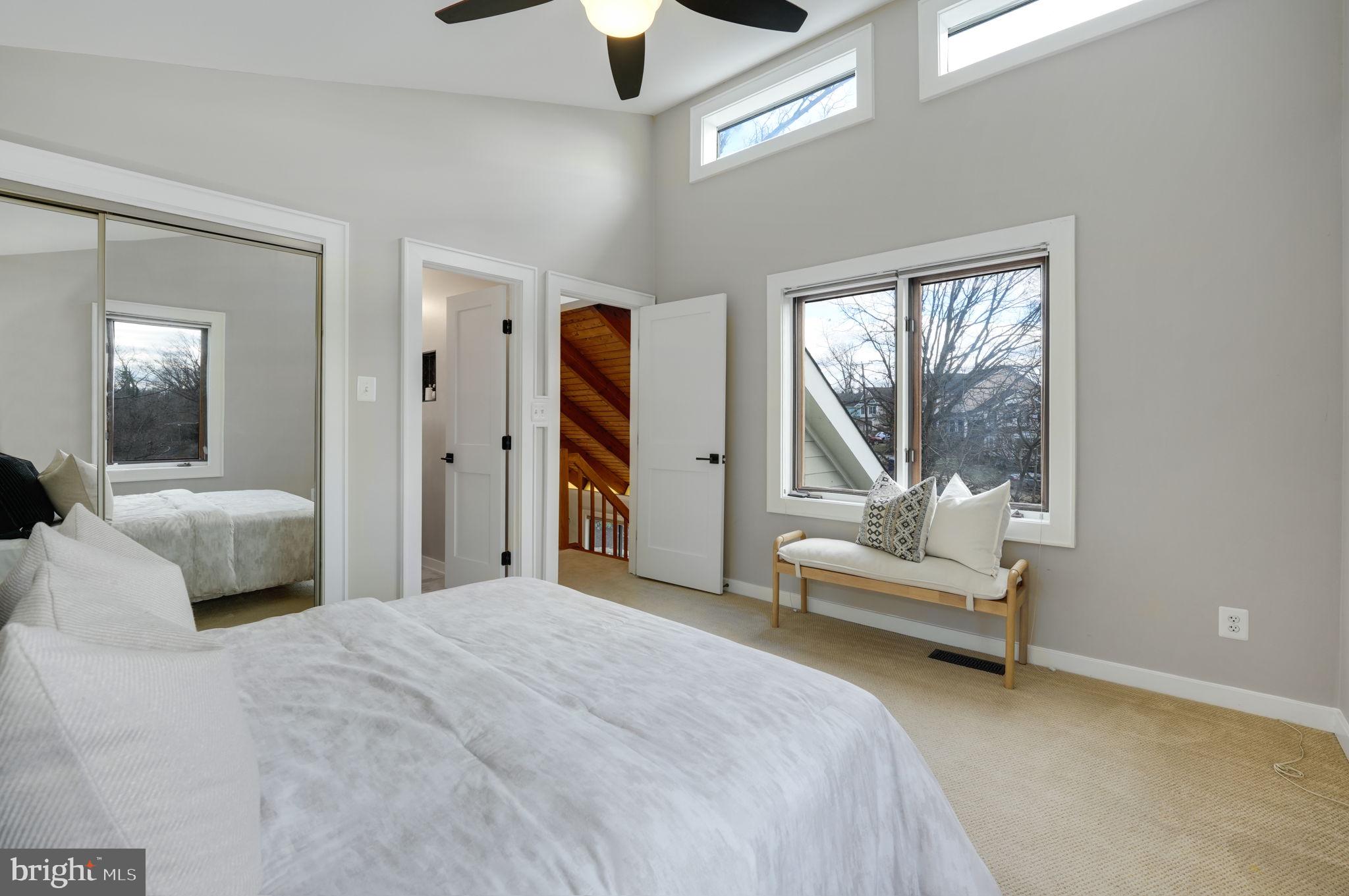 925 N Jacksonville St N