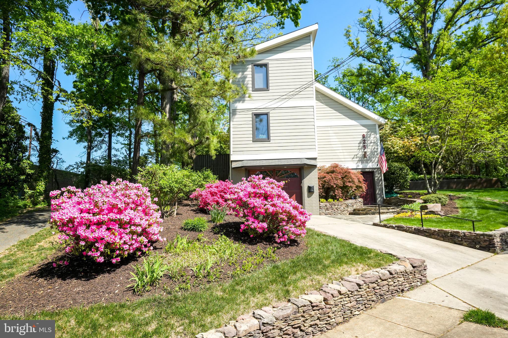 925 N Jacksonville St N