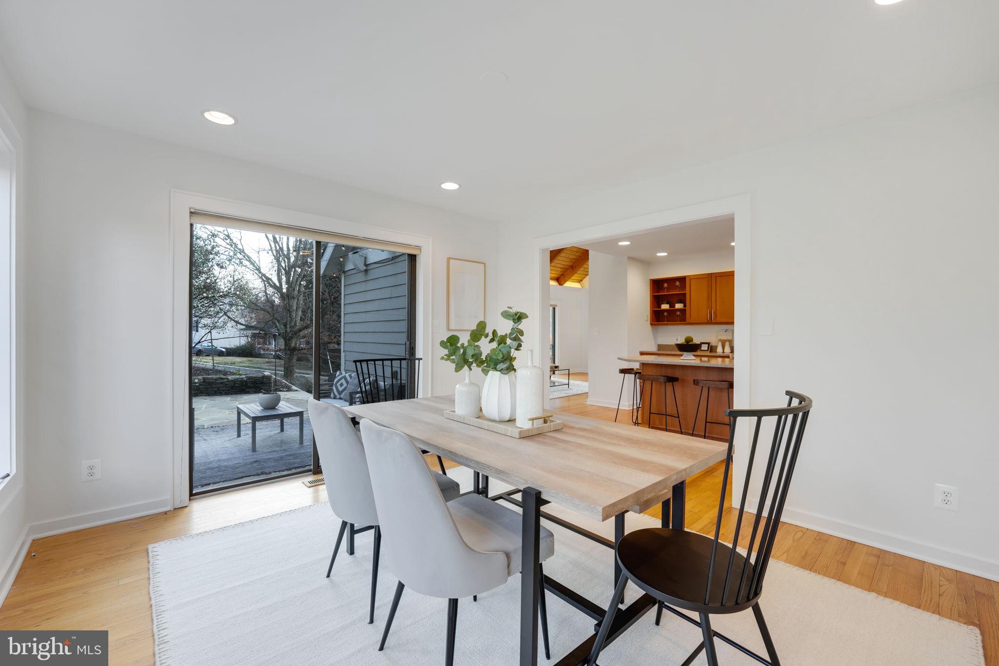 925 N Jacksonville St N