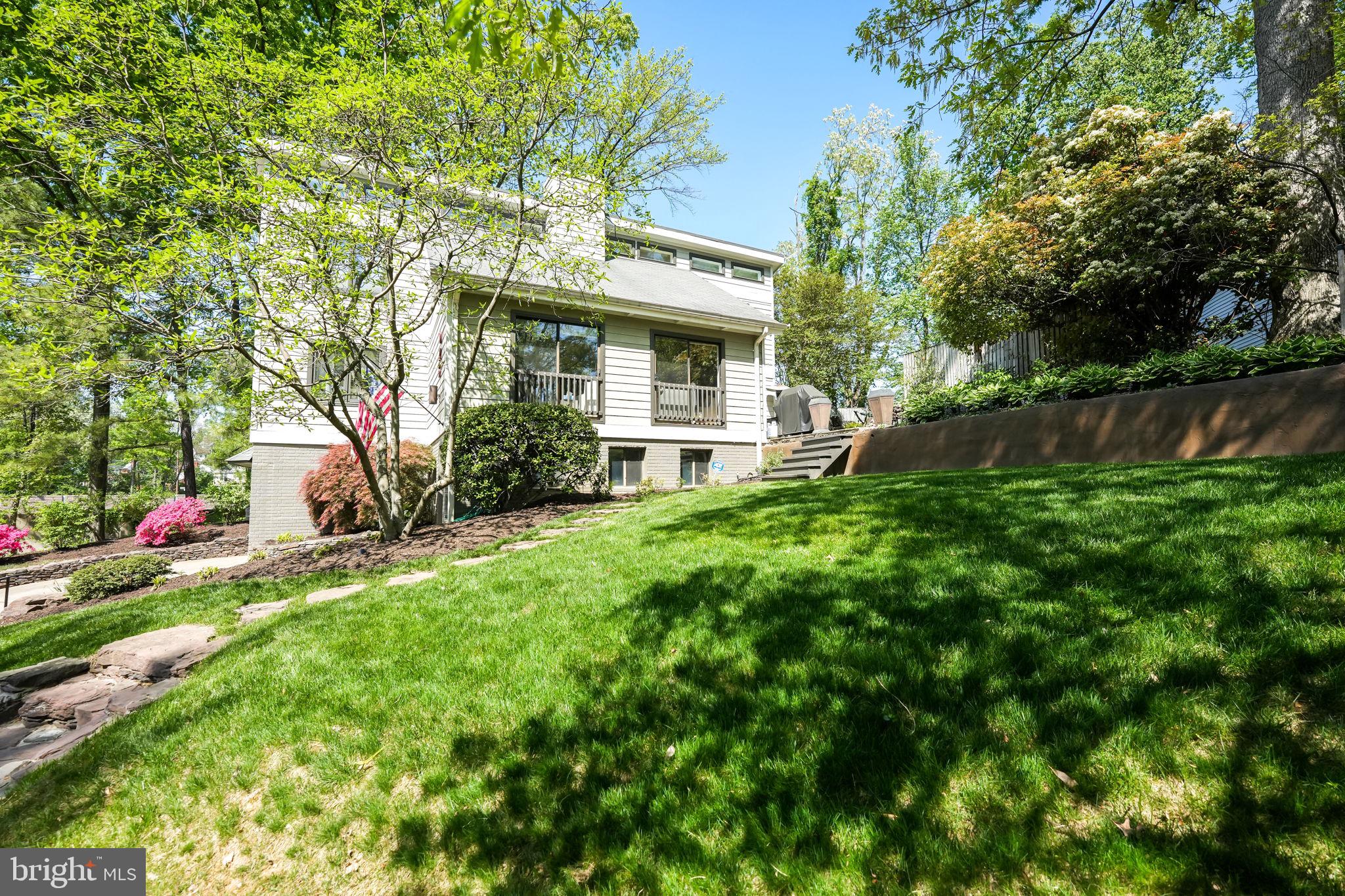 925 N Jacksonville St N