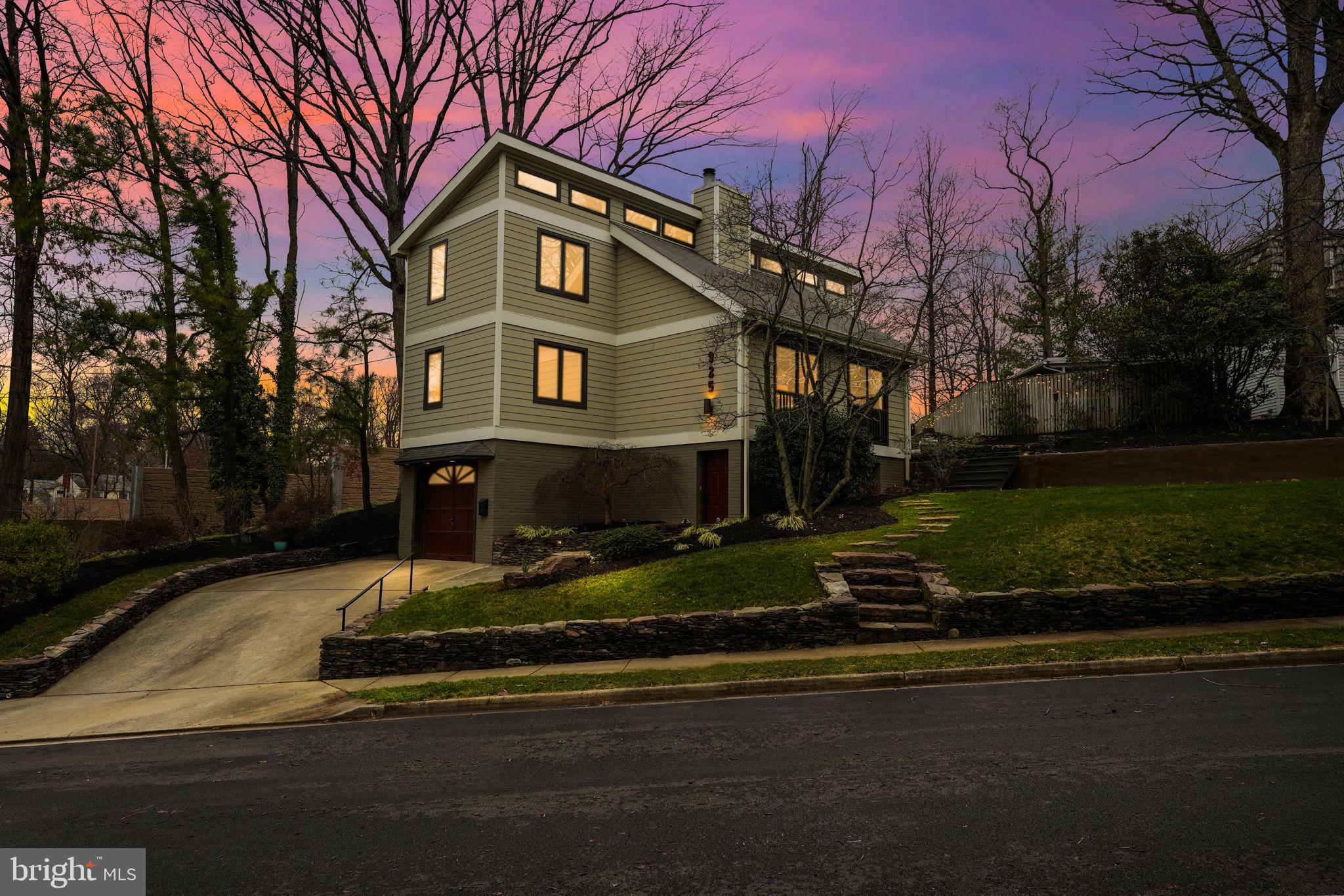 925 N Jacksonville St N