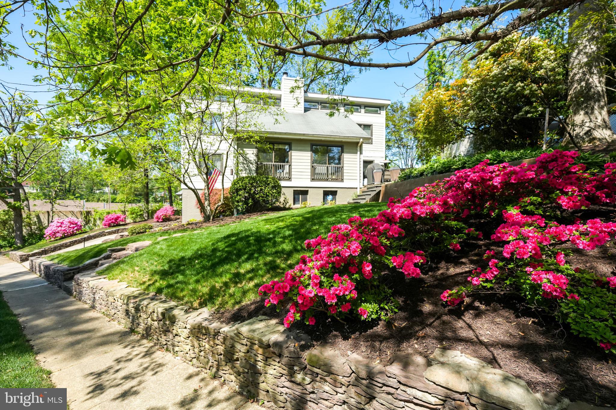 925 N Jacksonville St N