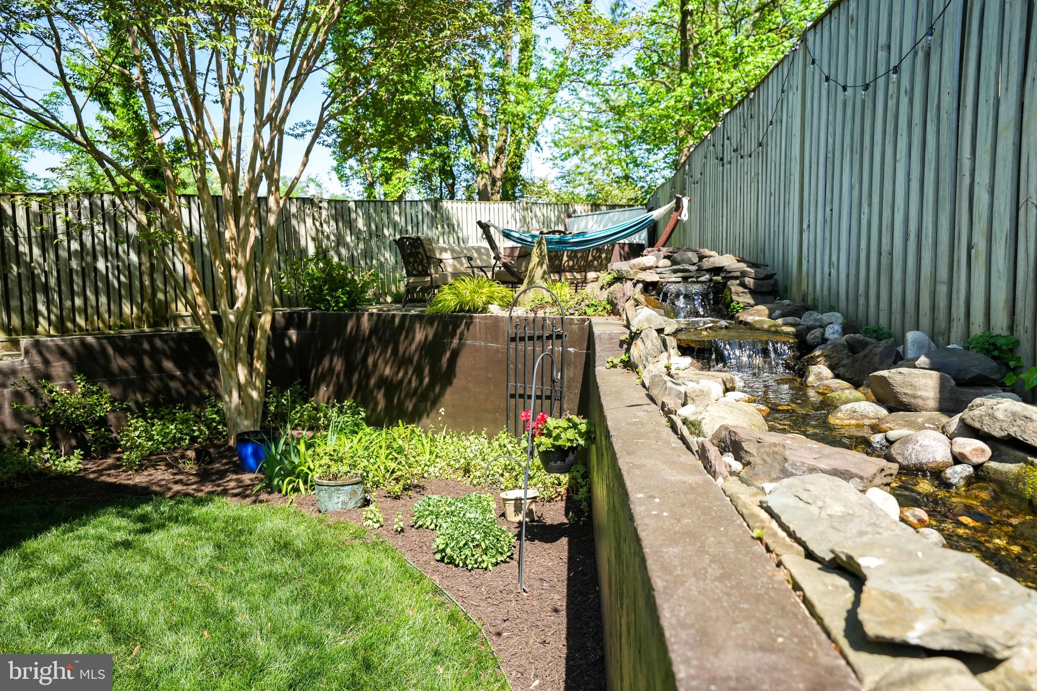 925 N Jacksonville St N