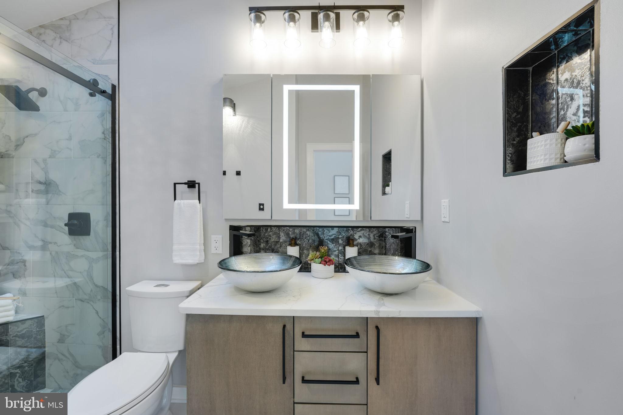 925 N Jacksonville St N