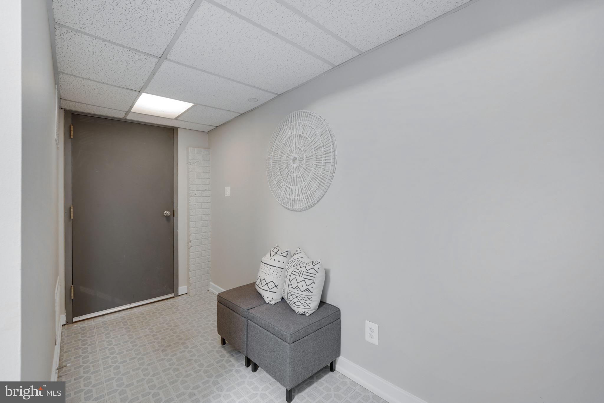 925 N Jacksonville St N