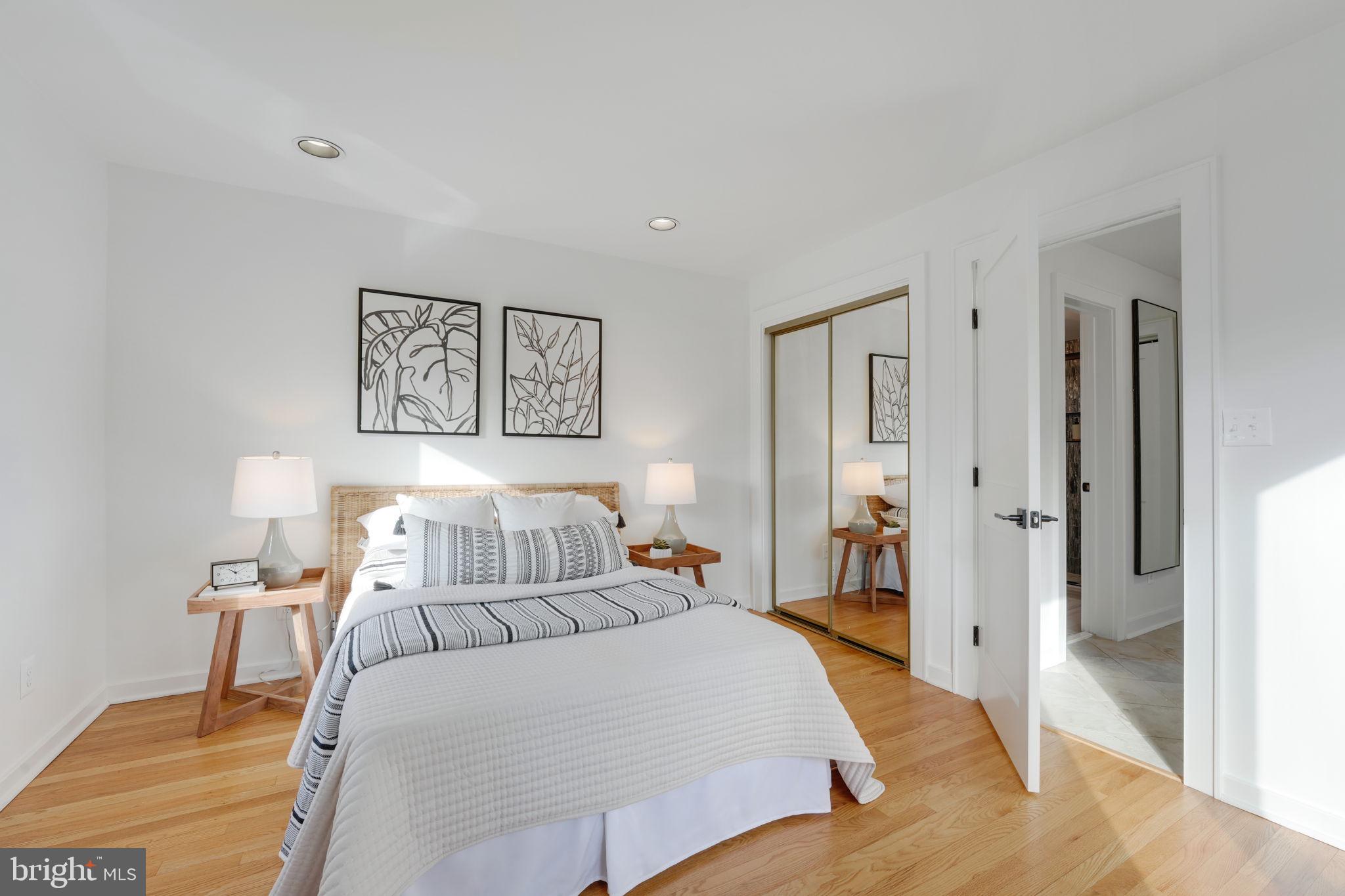 925 N Jacksonville St N