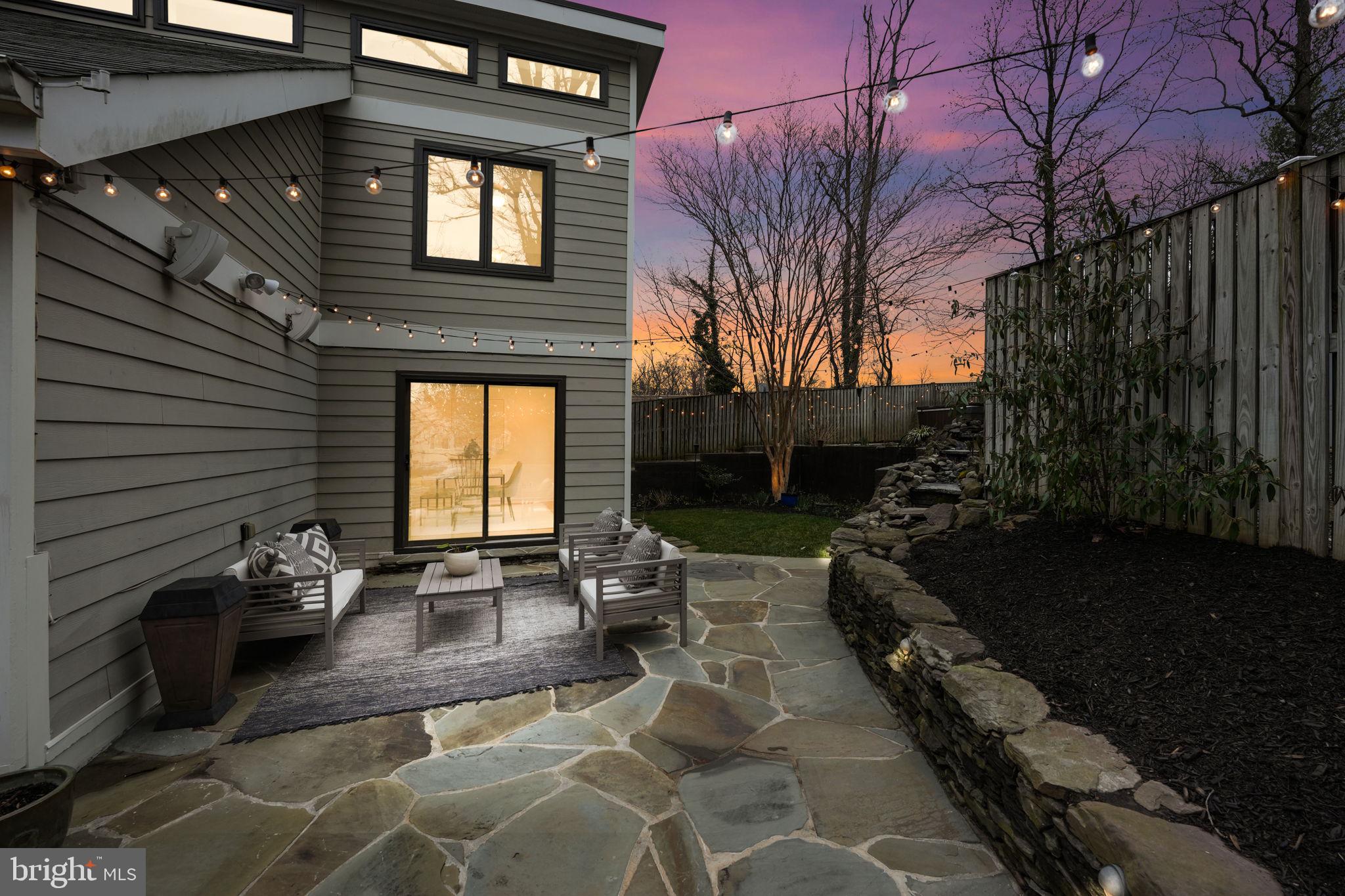 925 N Jacksonville St N