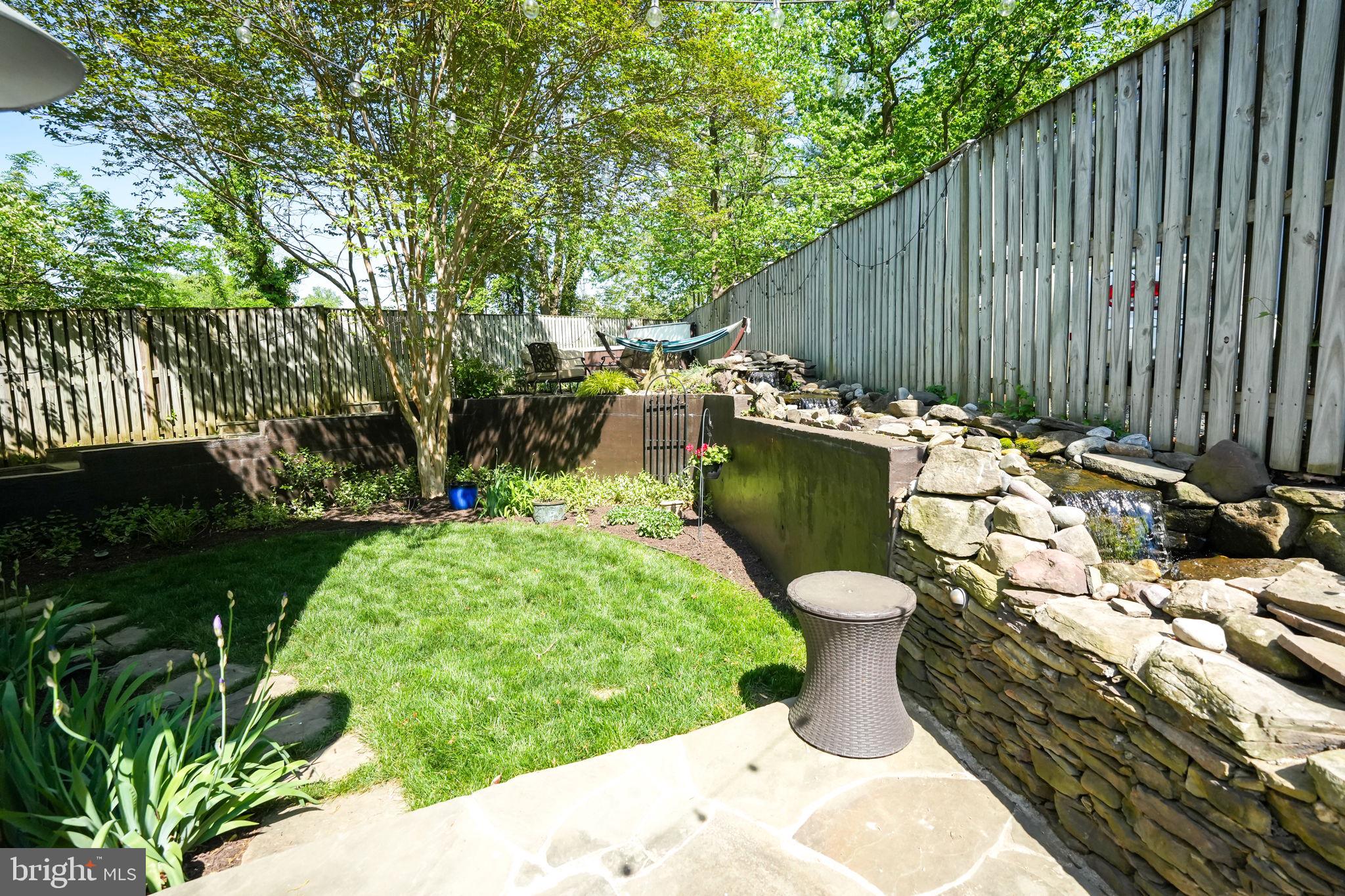 925 N Jacksonville St N