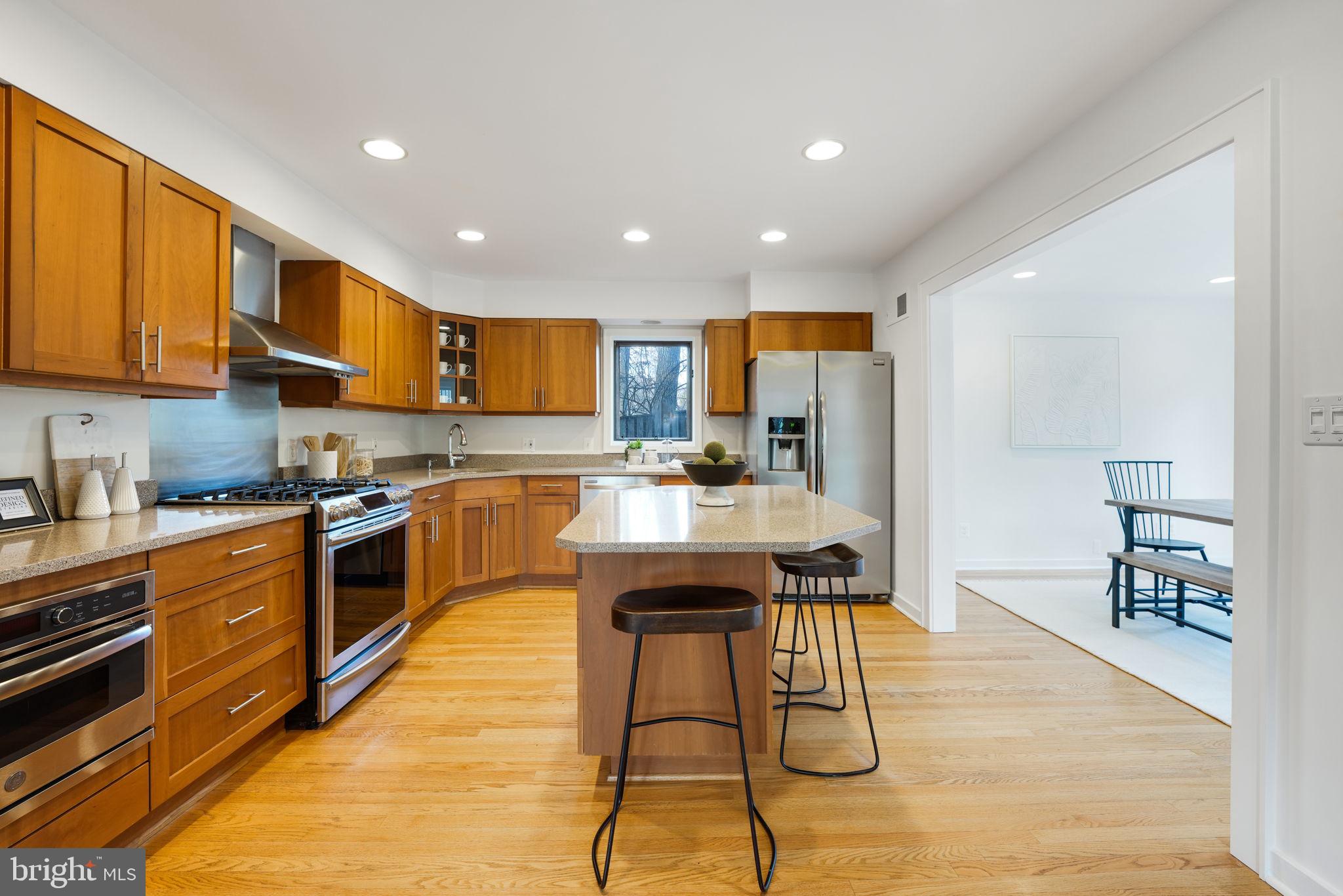 925 N Jacksonville St N