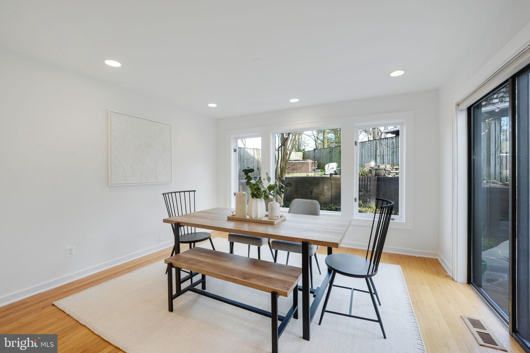 925 N Jacksonville St N