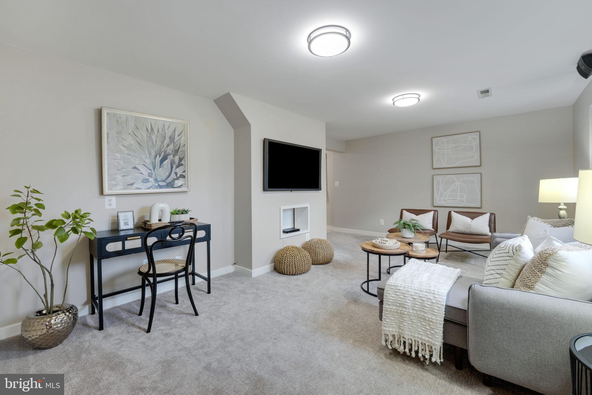 925 N Jacksonville St N