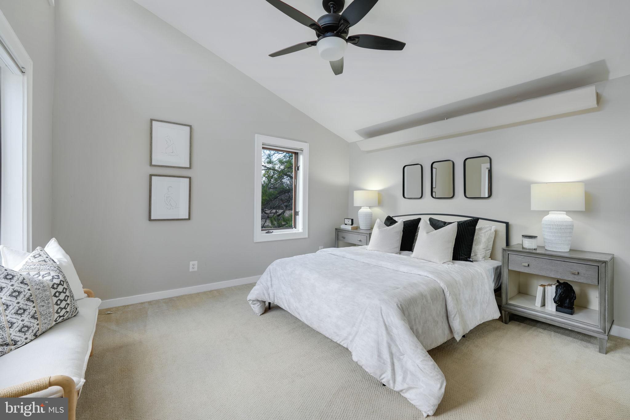 925 N Jacksonville St N