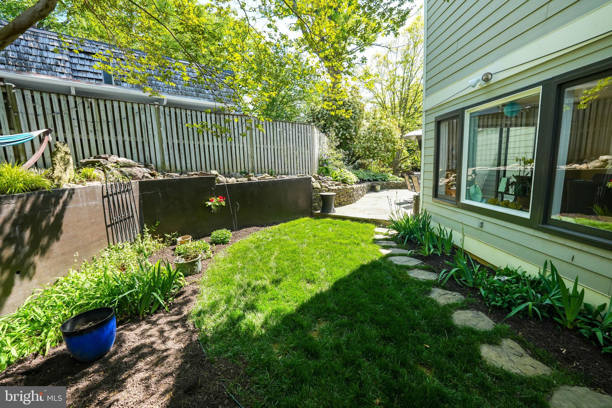 925 N Jacksonville St N