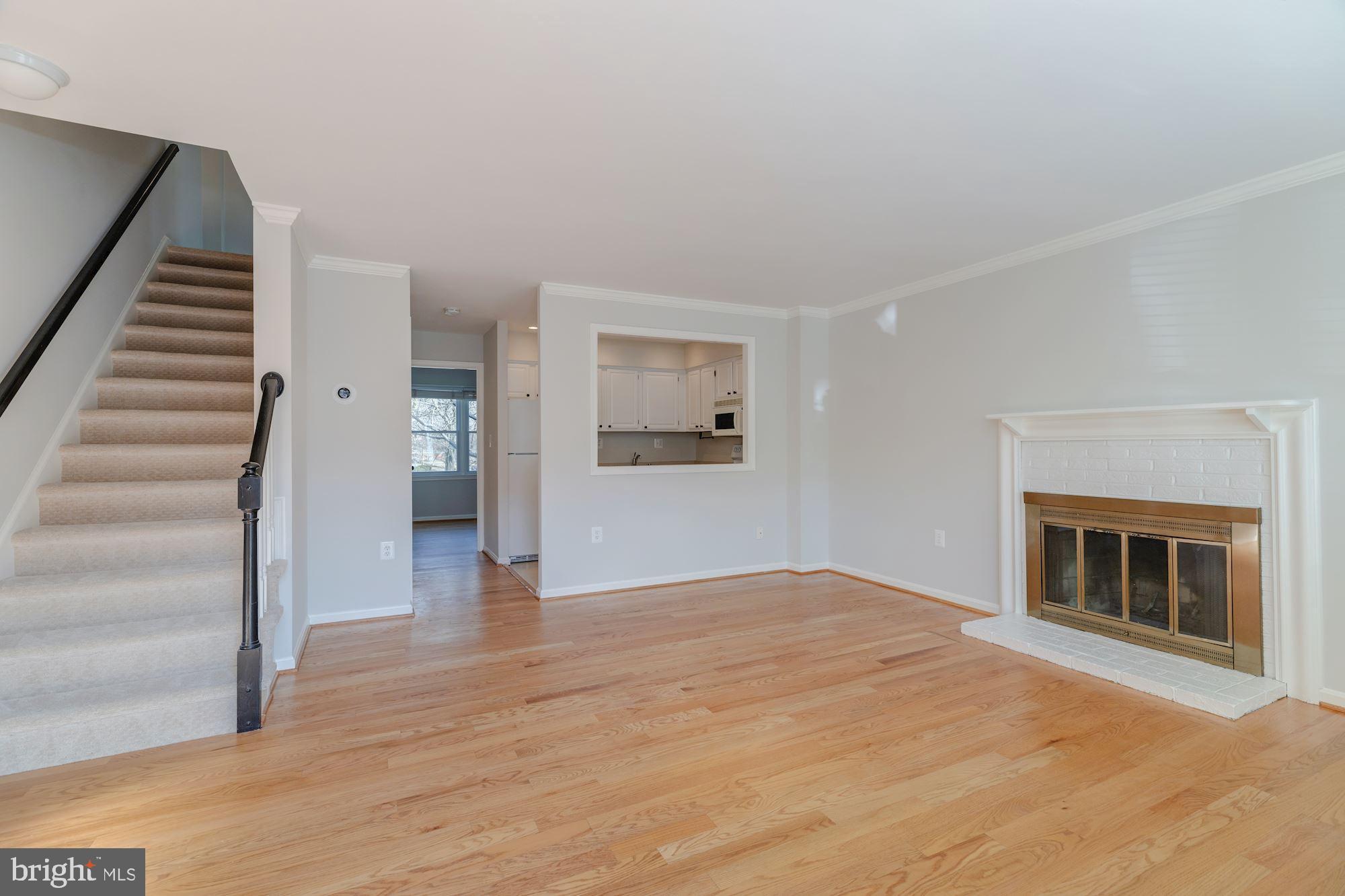 2504 Fairfax Dr #B