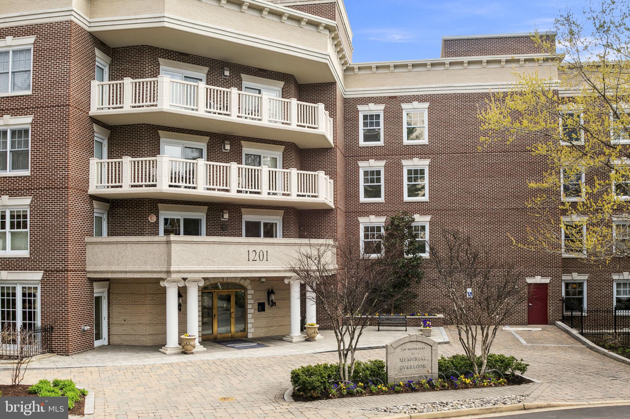 1201 N Nash St #102