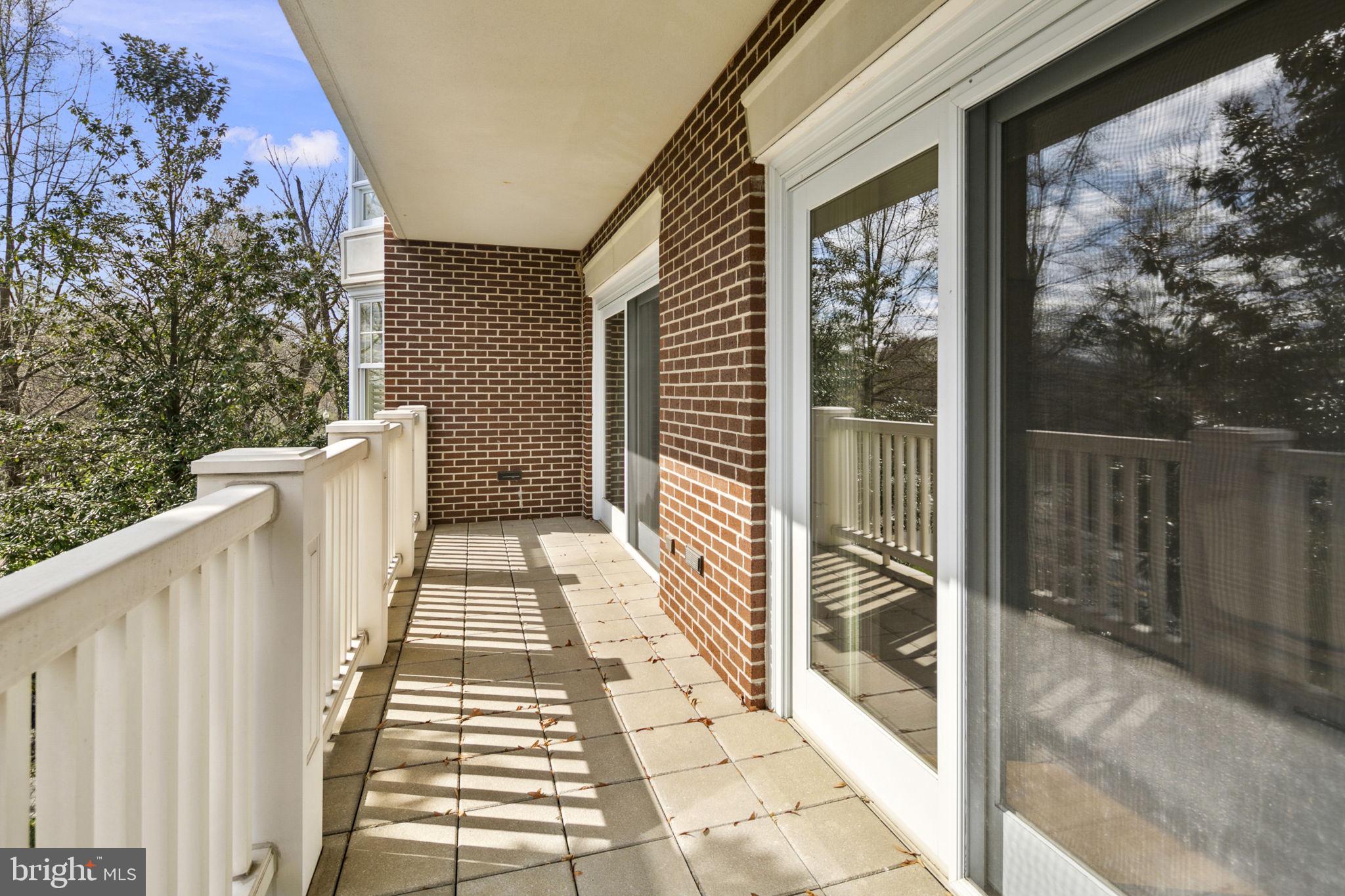 1201 N Nash St #102