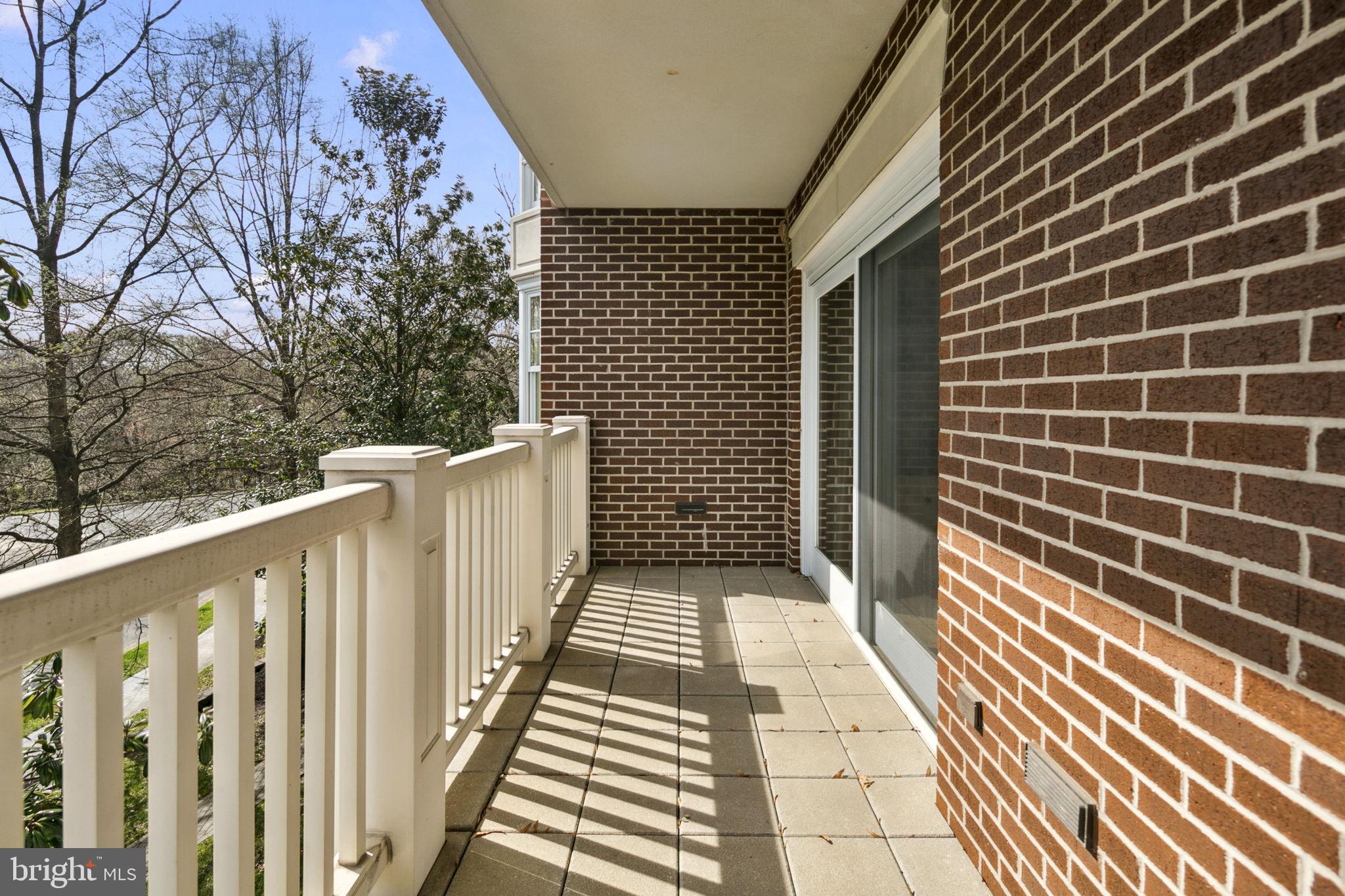 1201 N Nash St #102