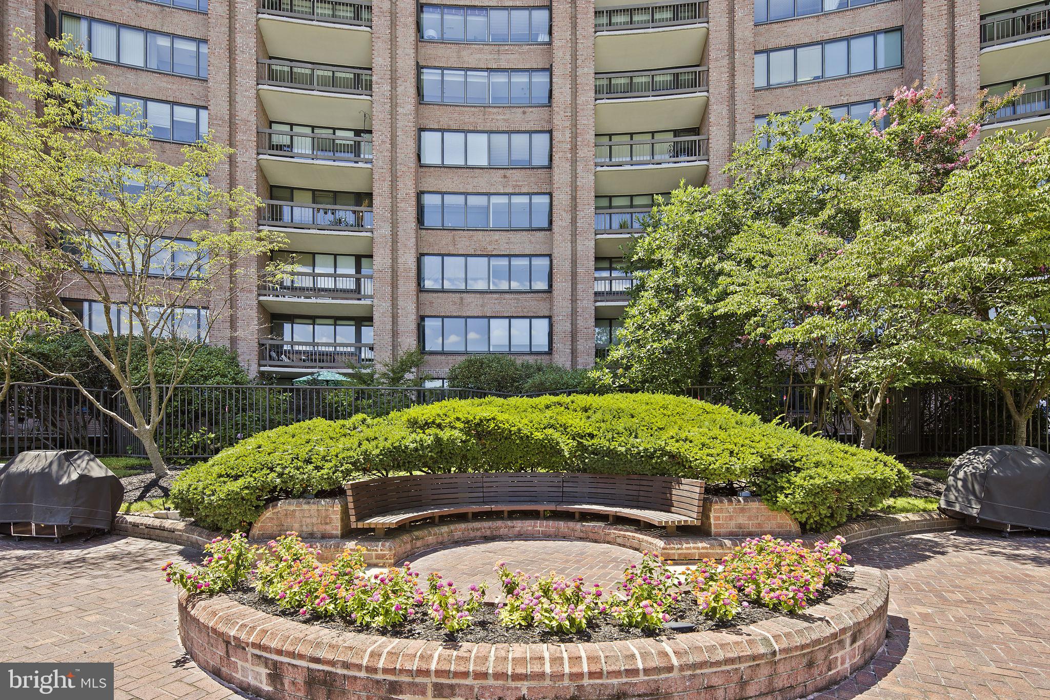 1805 Crystal Dr #213s