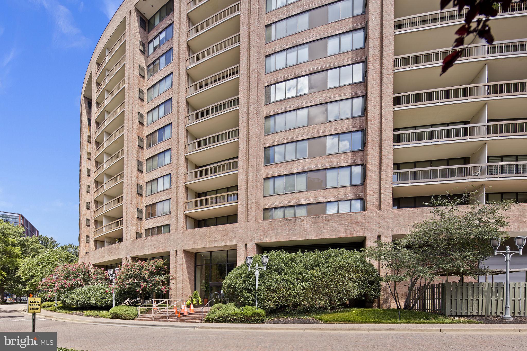 1805 Crystal Dr #213s