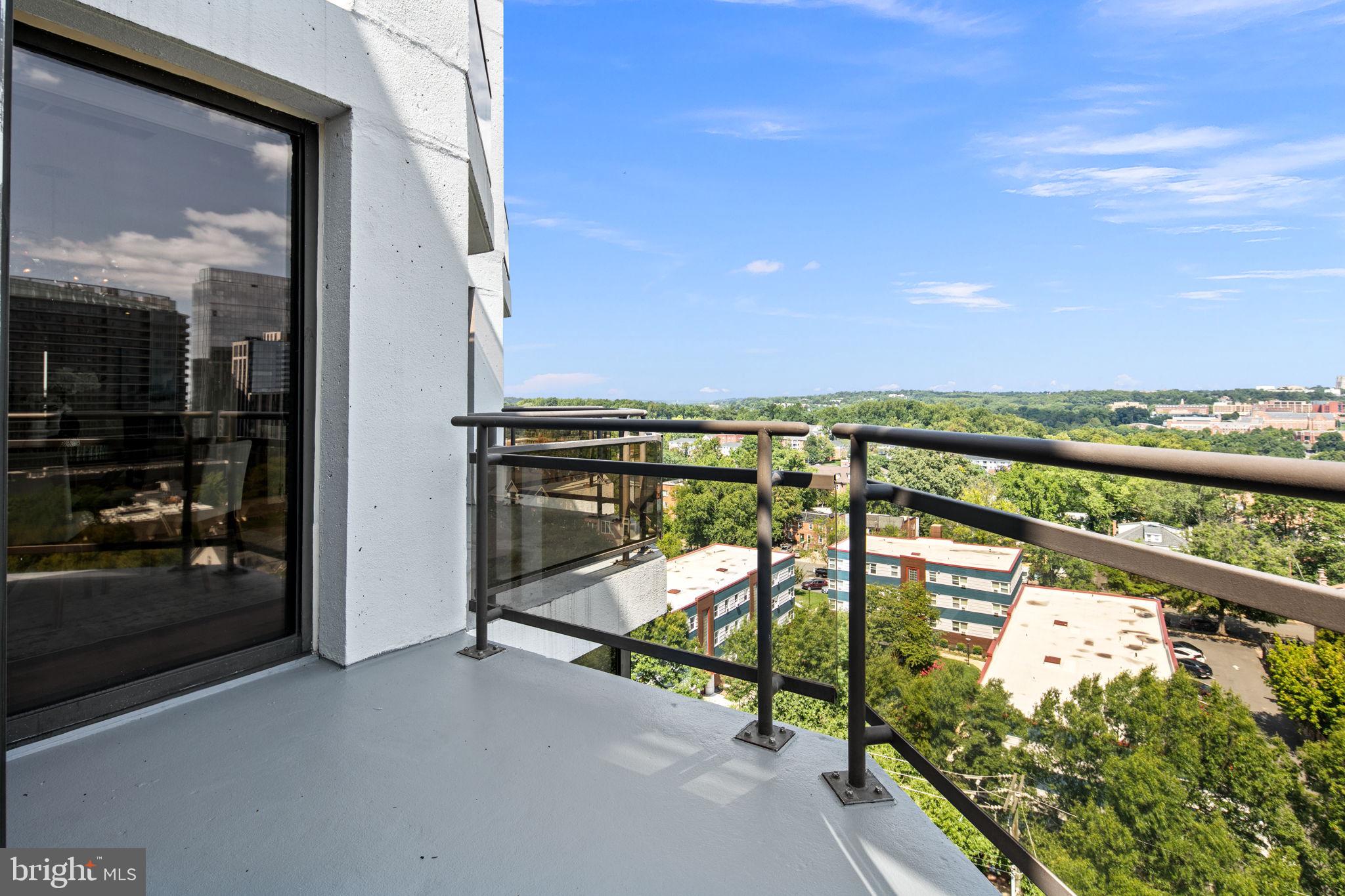 1530 Key Blvd #1112/1115