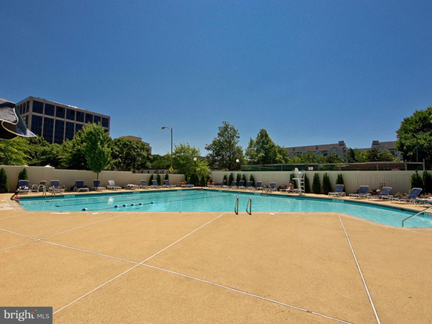 1530 Key Blvd #728