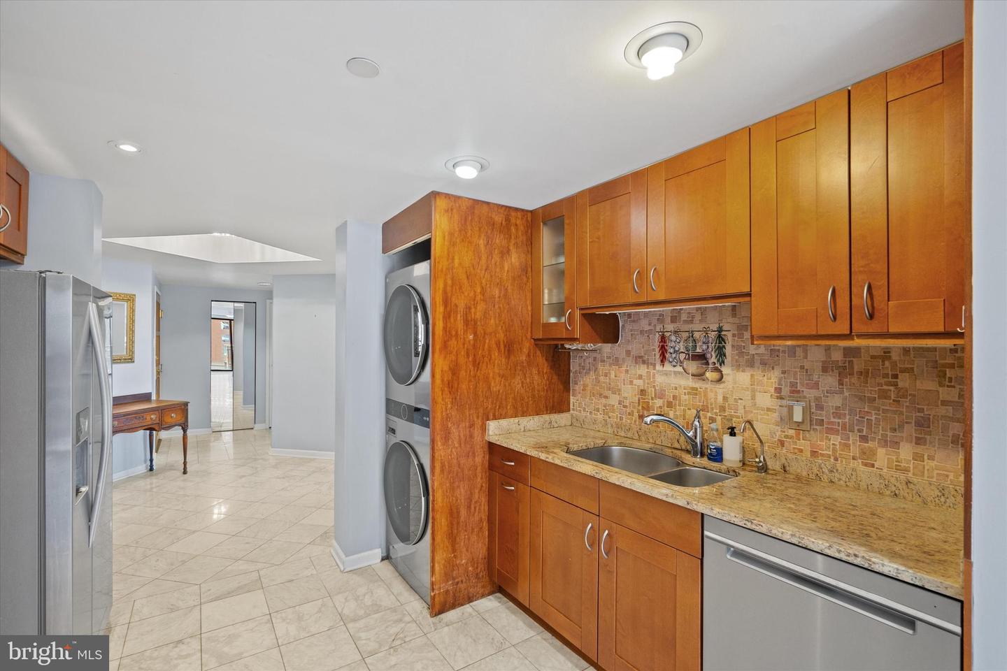 1530 Key Blvd #728