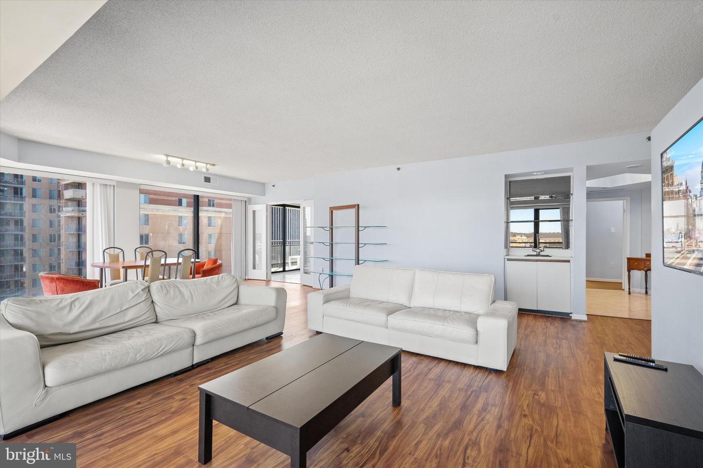 1530 Key Blvd #728