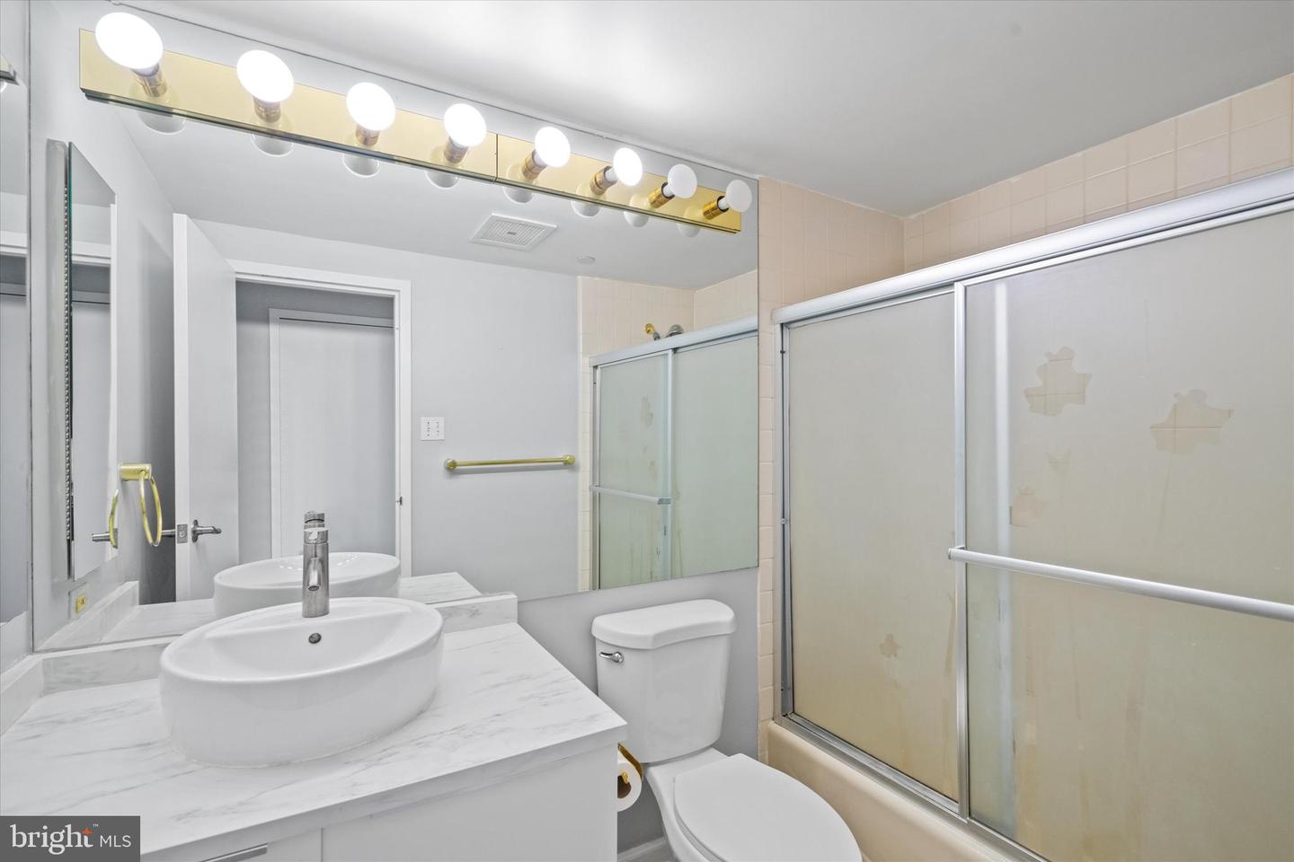 1530 Key Blvd #728