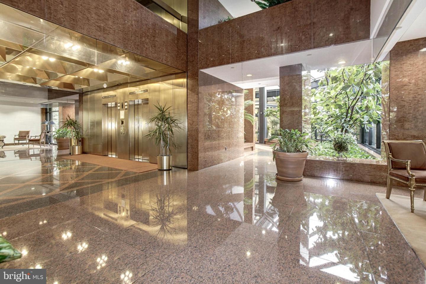 1530 Key Blvd #728