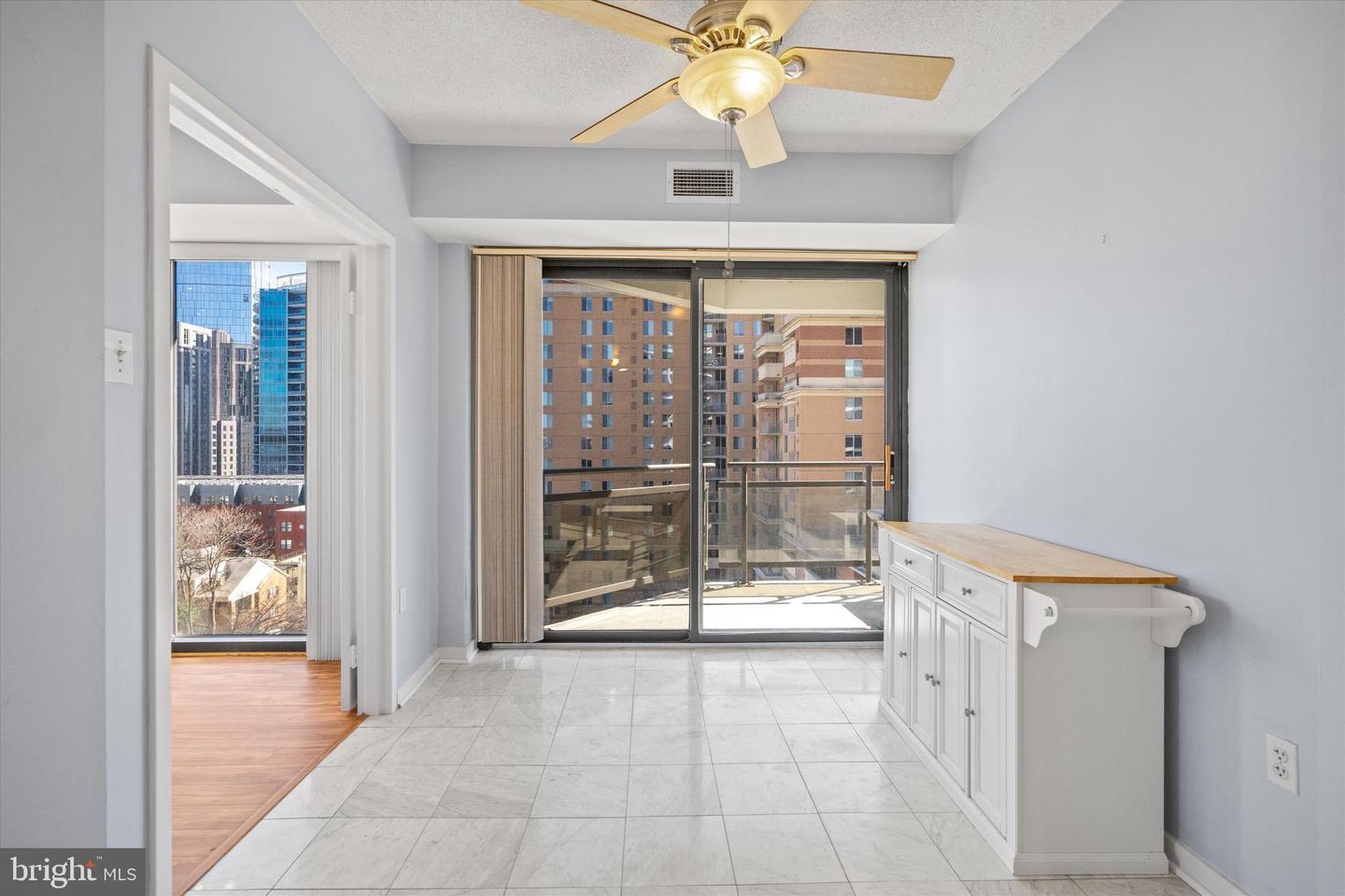 1530 Key Blvd #728