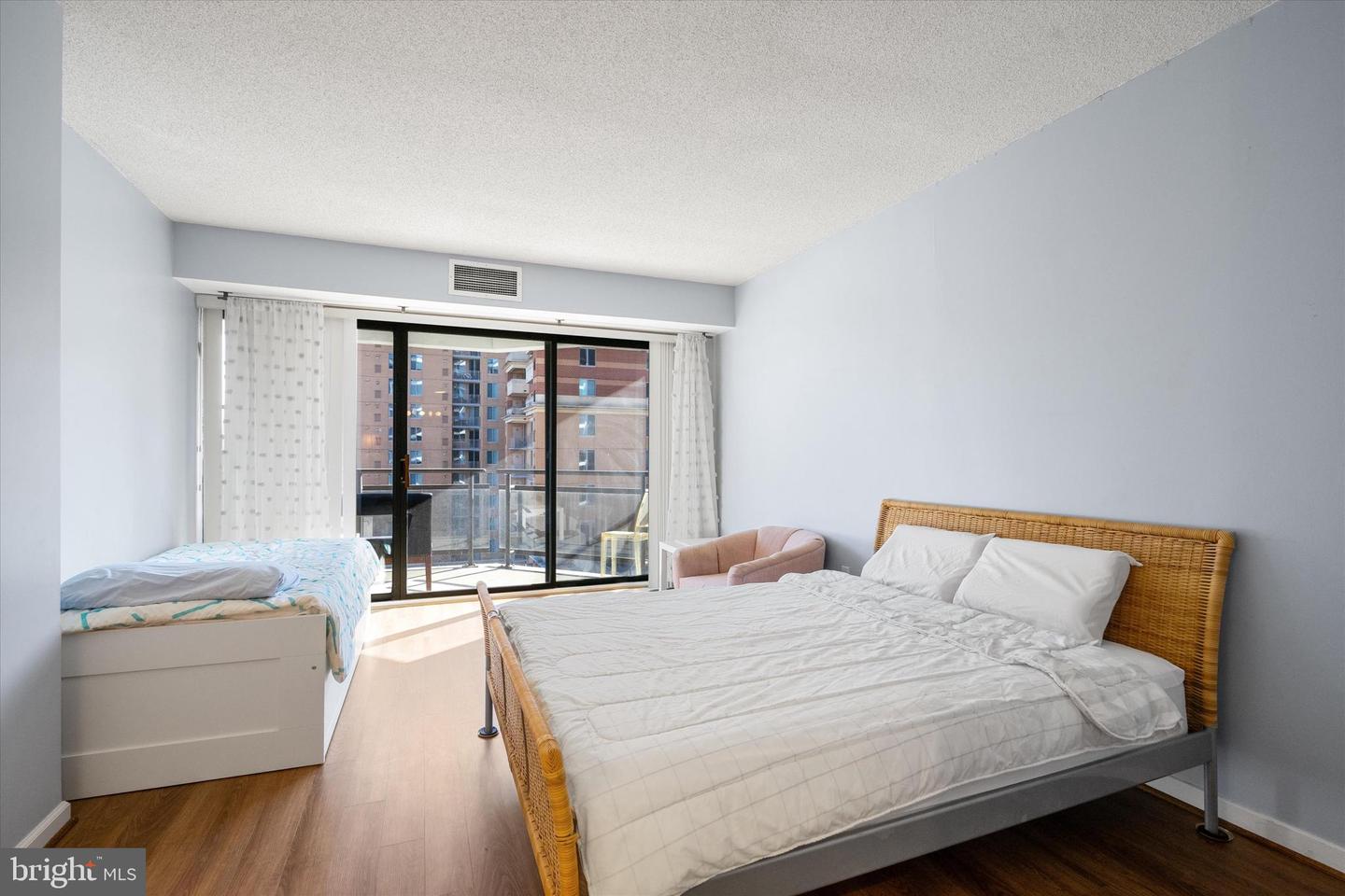 1530 Key Blvd #728