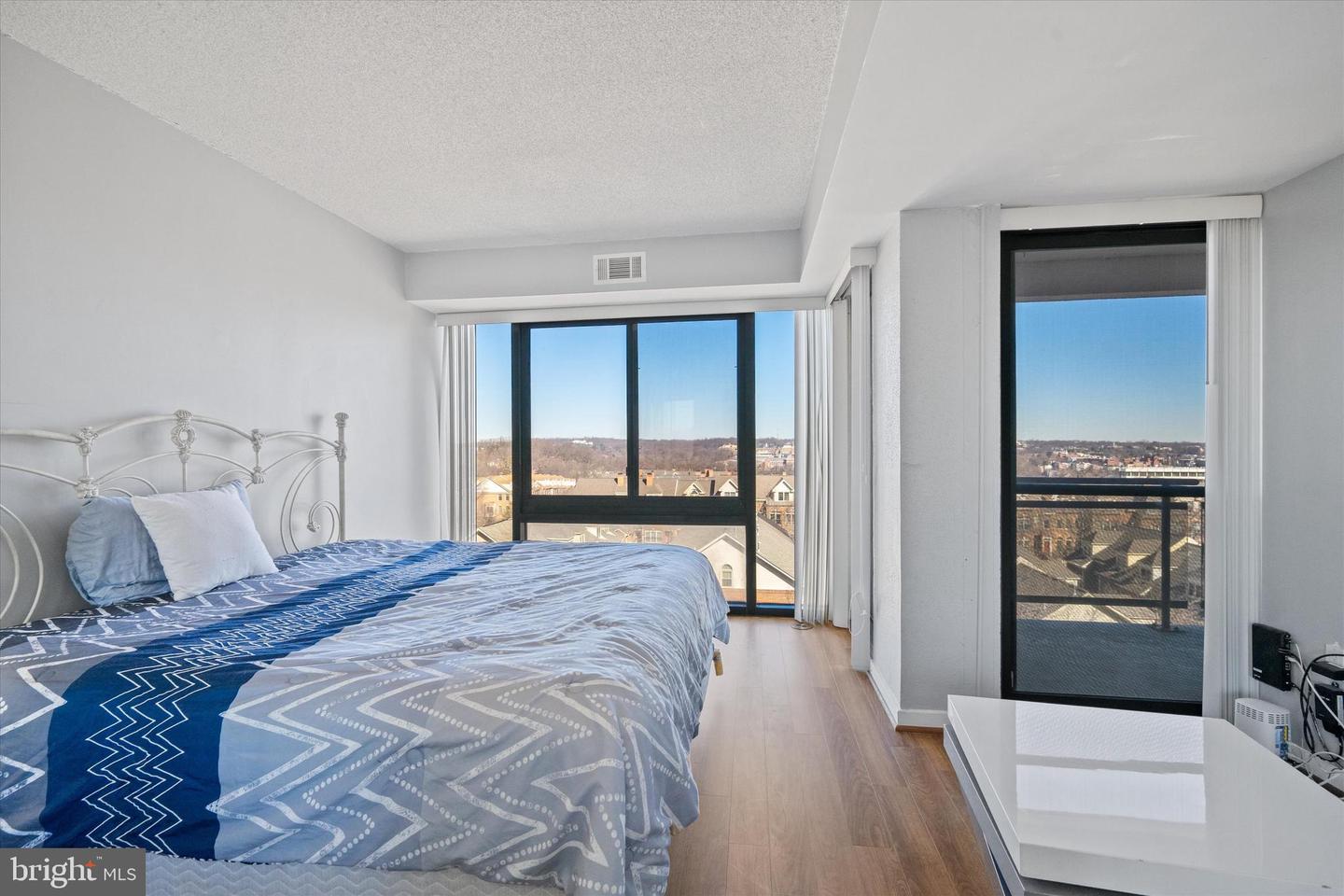 1530 Key Blvd #728