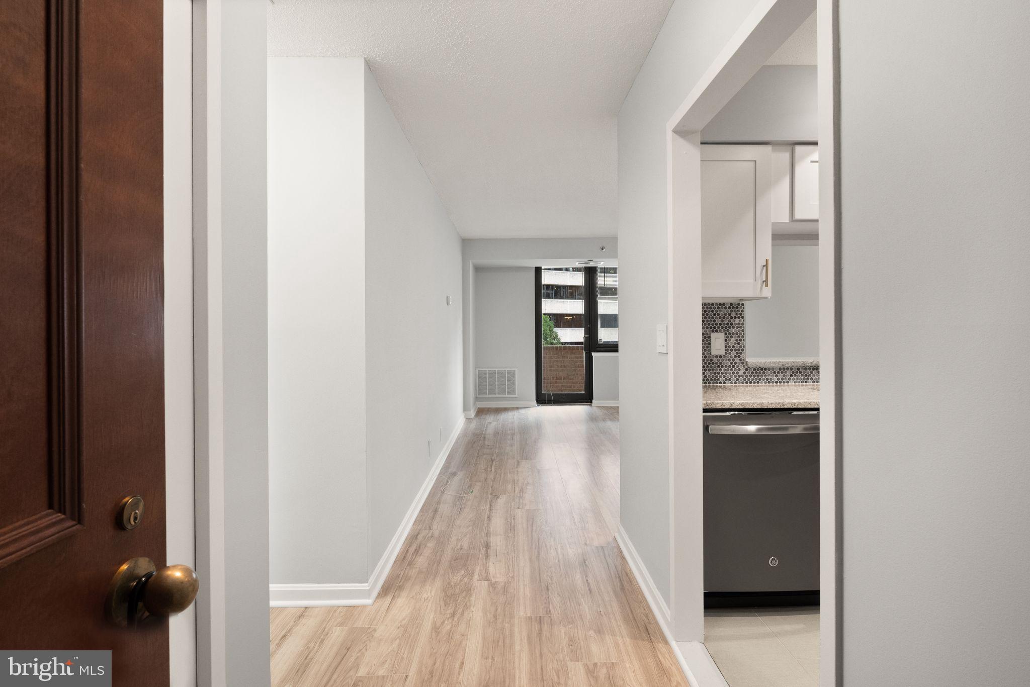 1805 Crystal Dr #215s